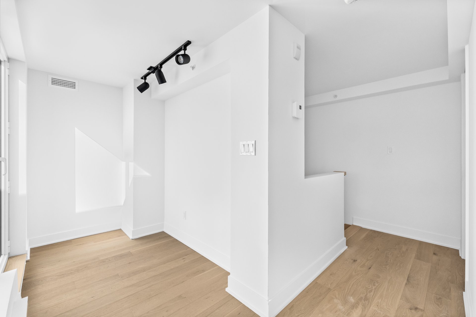 Den – 5410, Av. Papineau, apt. 306