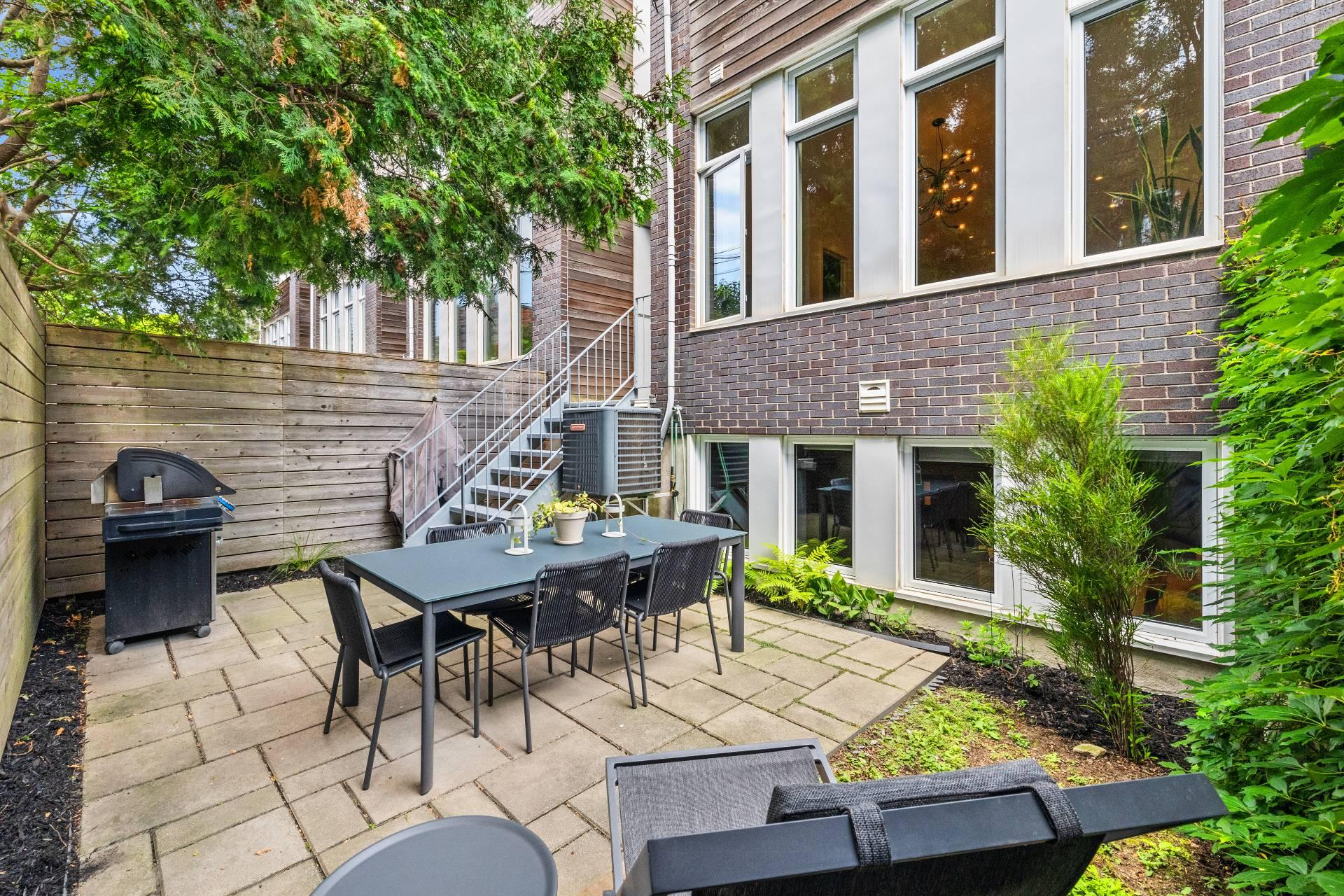 Backyard – 1210, Rue Woodland