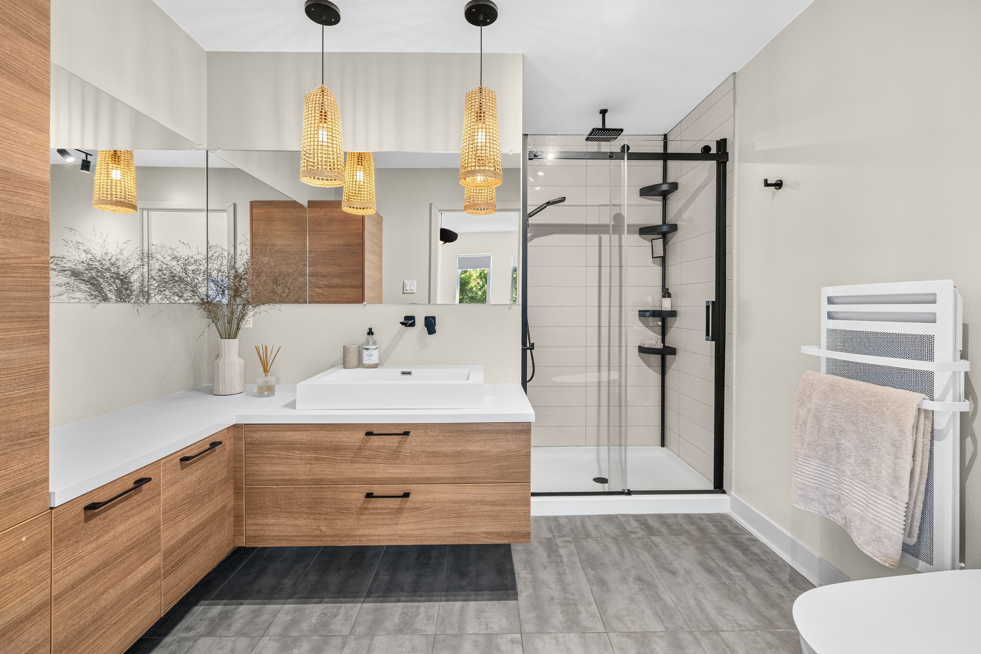 Ensuite bathroom – 1210, Rue Woodland