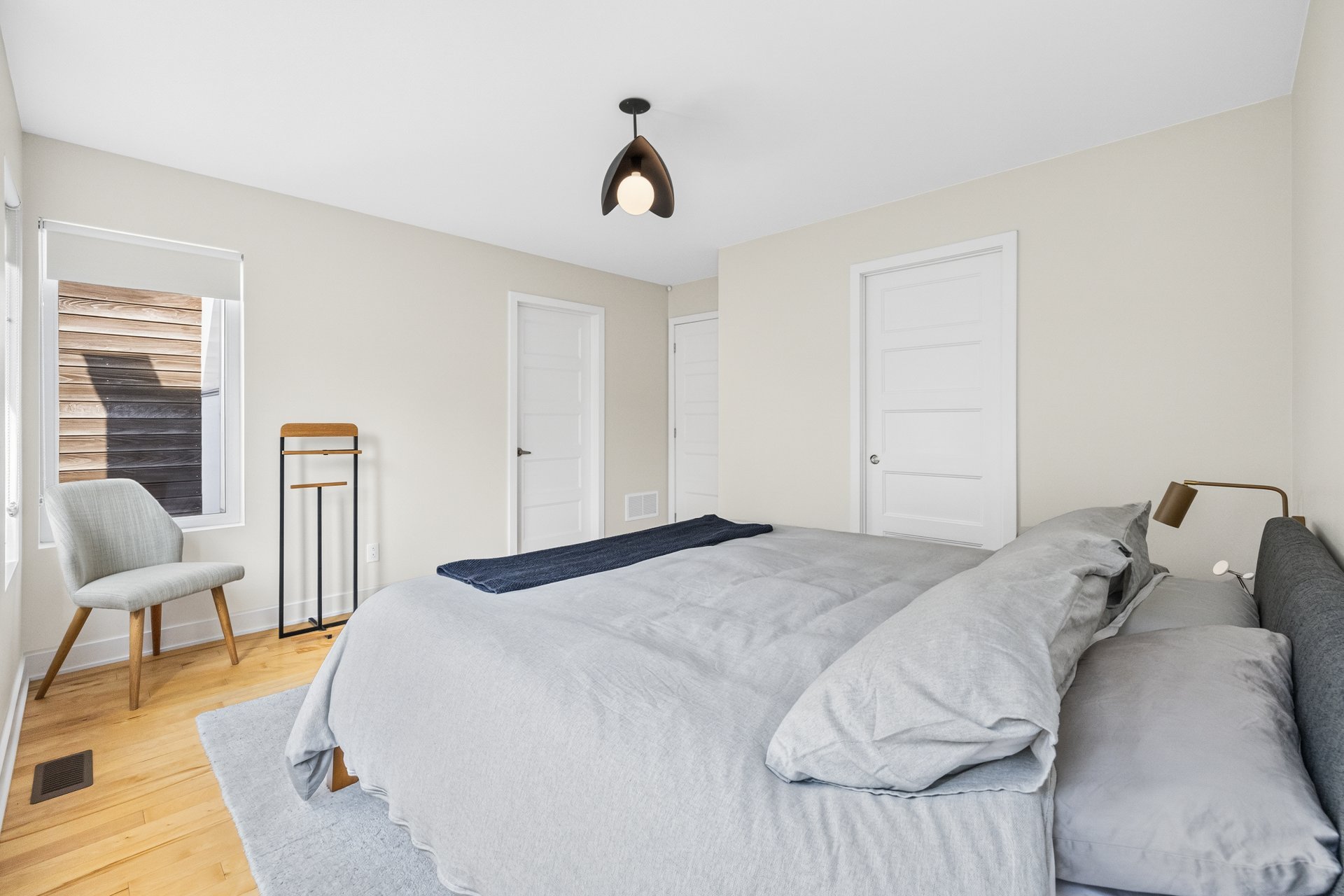 Primary bedroom – 1210, Rue Woodland
