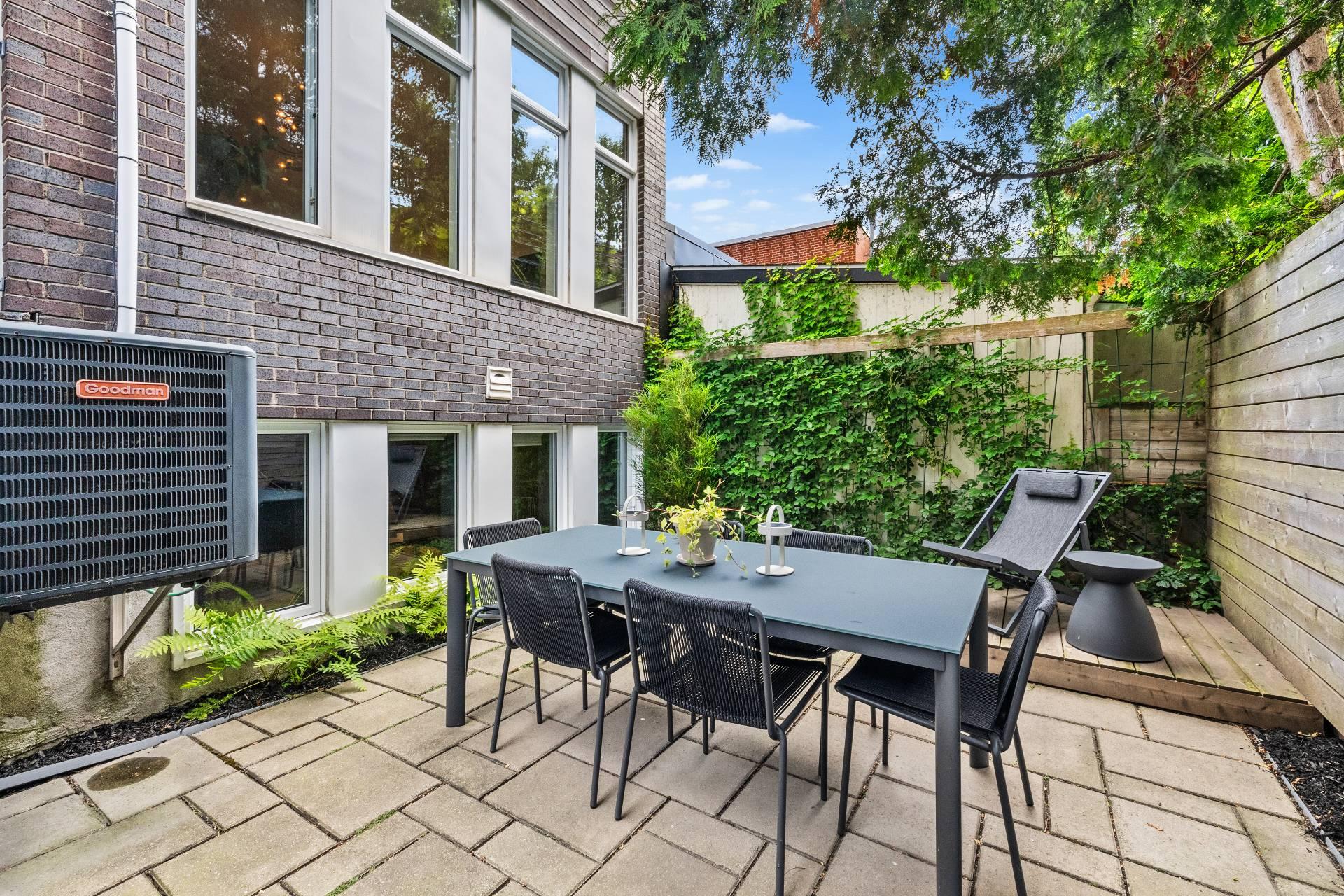 Backyard – 1210, Rue Woodland