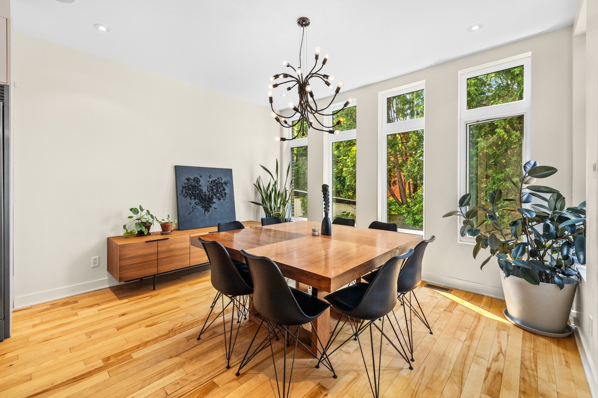 Dining room – 1210, Rue Woodland