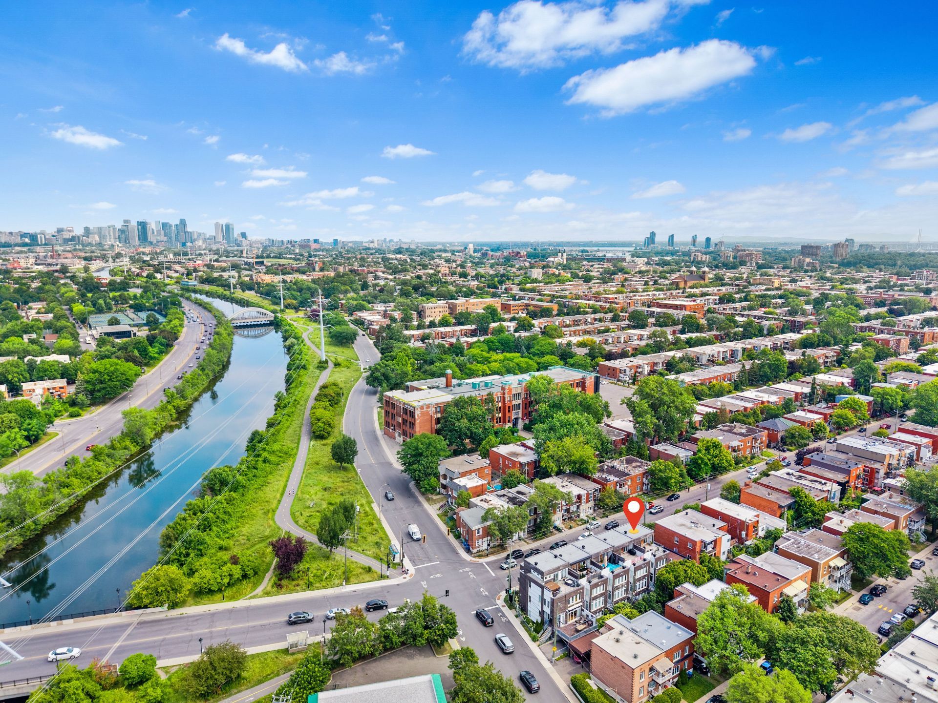 Aerial photo – 1210, Rue Woodland