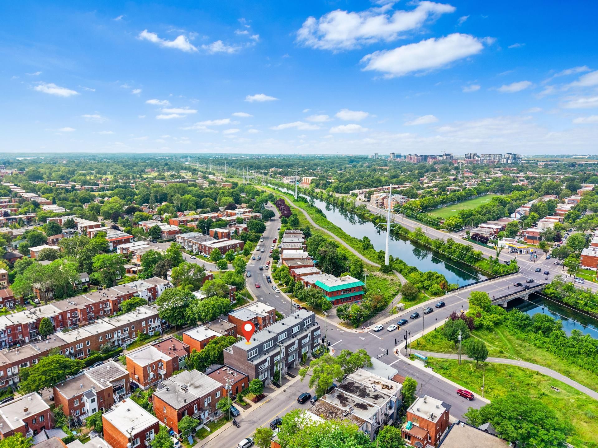 Aerial photo – 1210, Rue Woodland