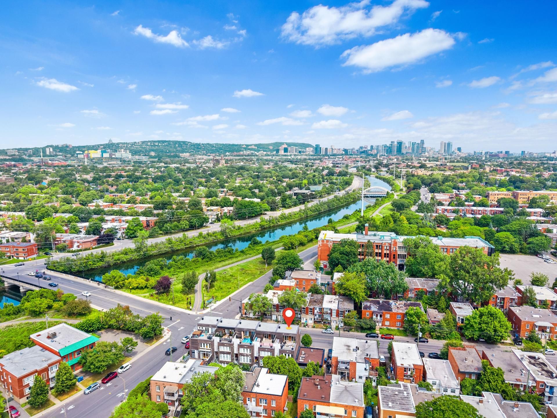 Aerial photo – 1210, Rue Woodland
