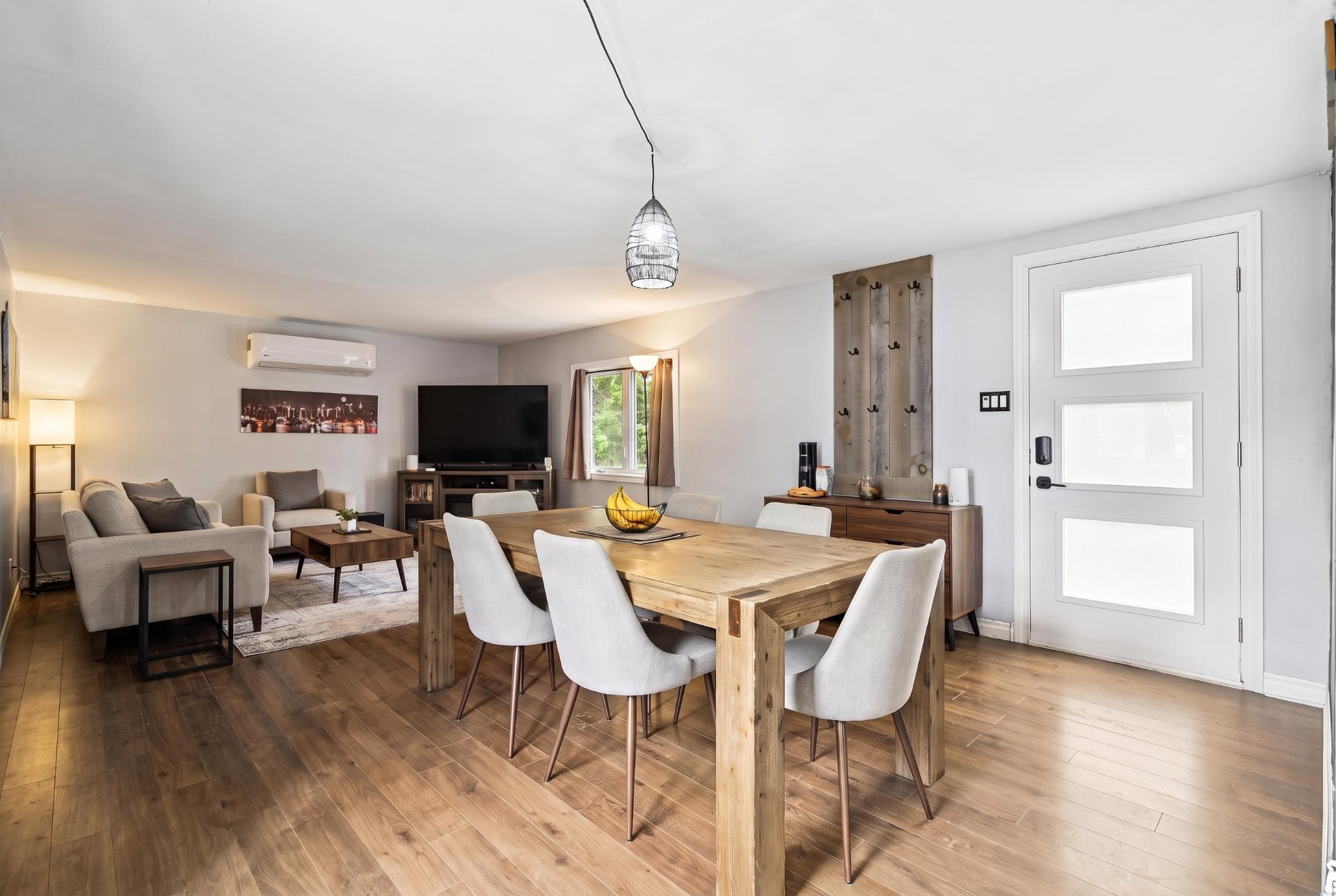 142 Rue Berthiaume, Saint-Jean-sur-Richelieu, QC, J2Y1E8