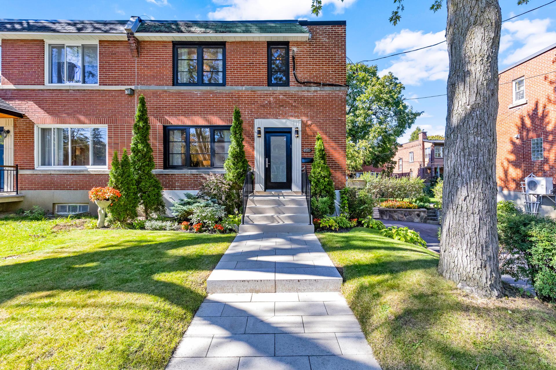 6585 Rue Starnes