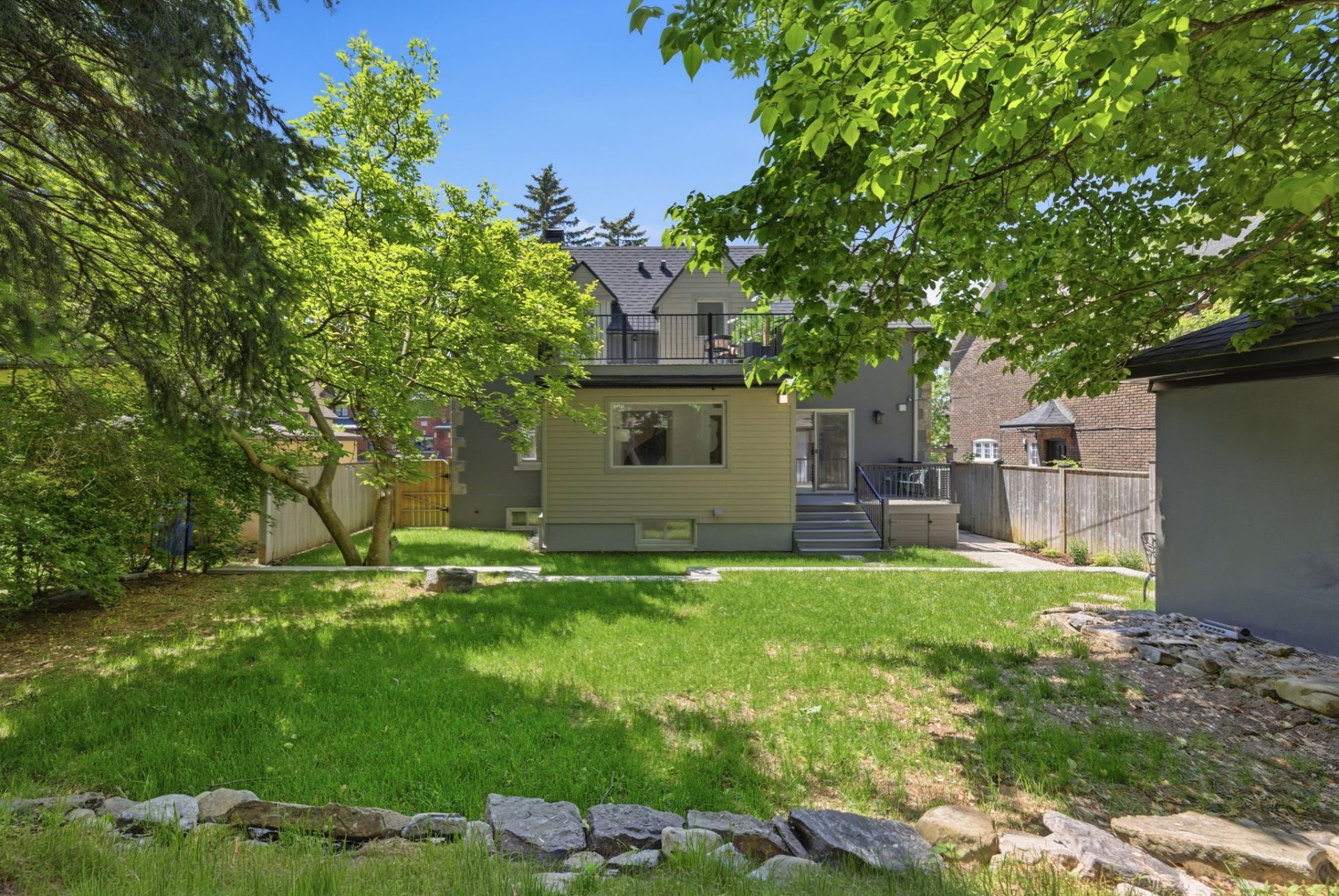 Backyard – 35, Rue Dufferin