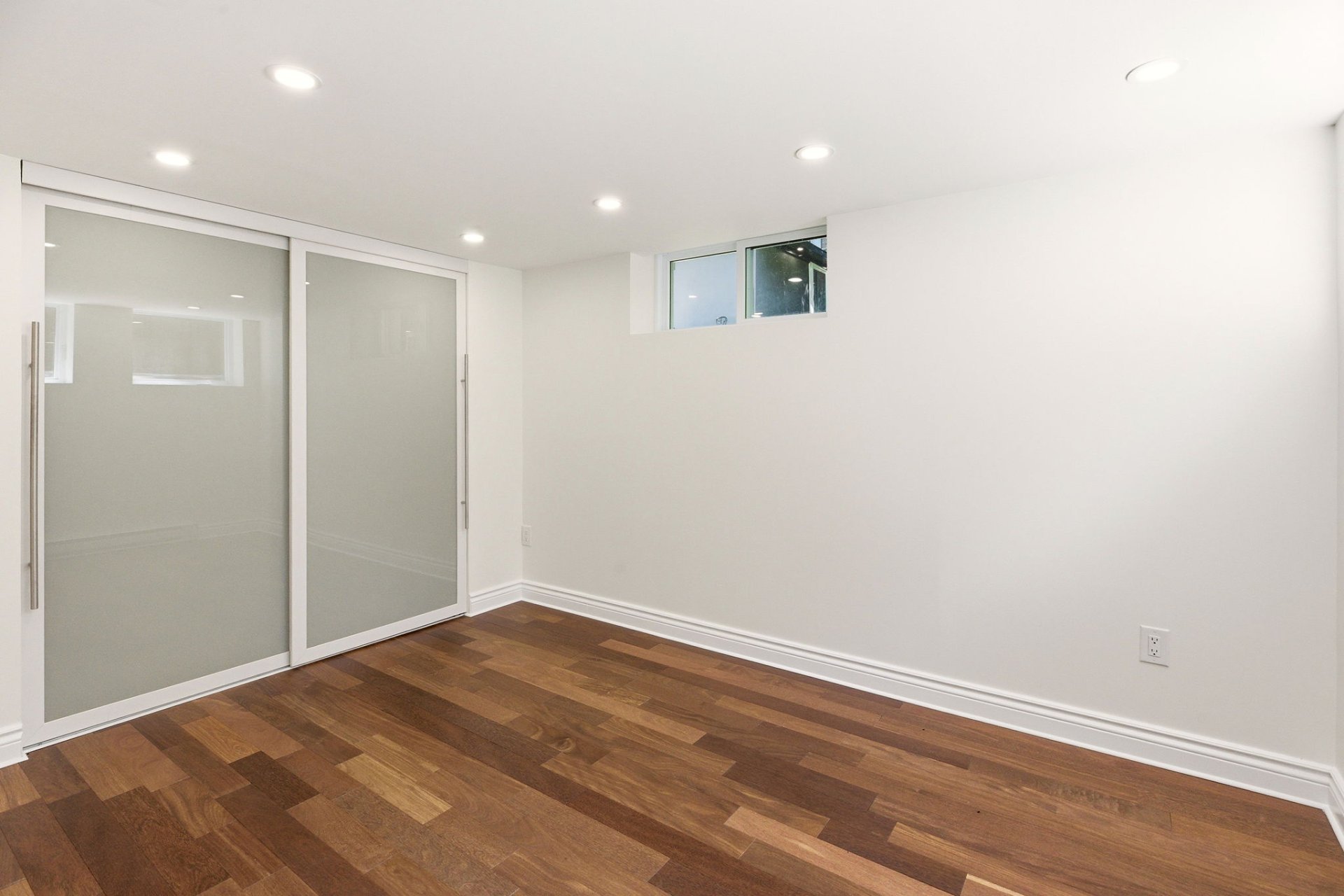 Bedroom – 35, Rue Dufferin