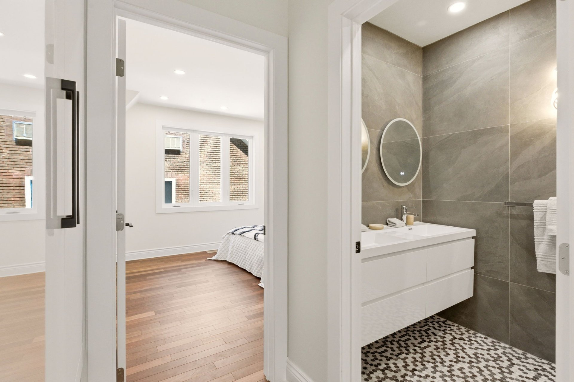 Bathroom – 35, Rue Dufferin
