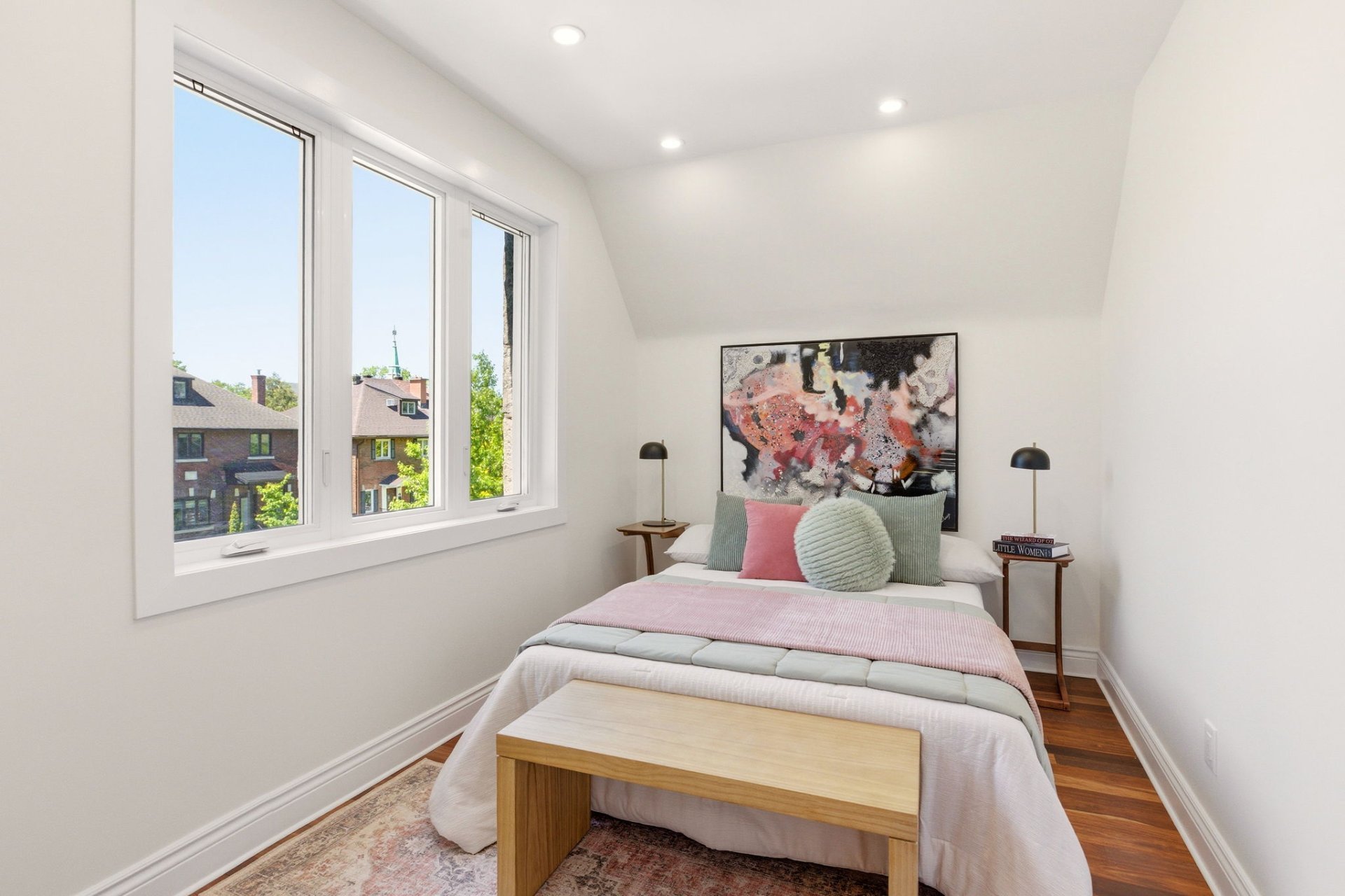Bedroom – 35, Rue Dufferin