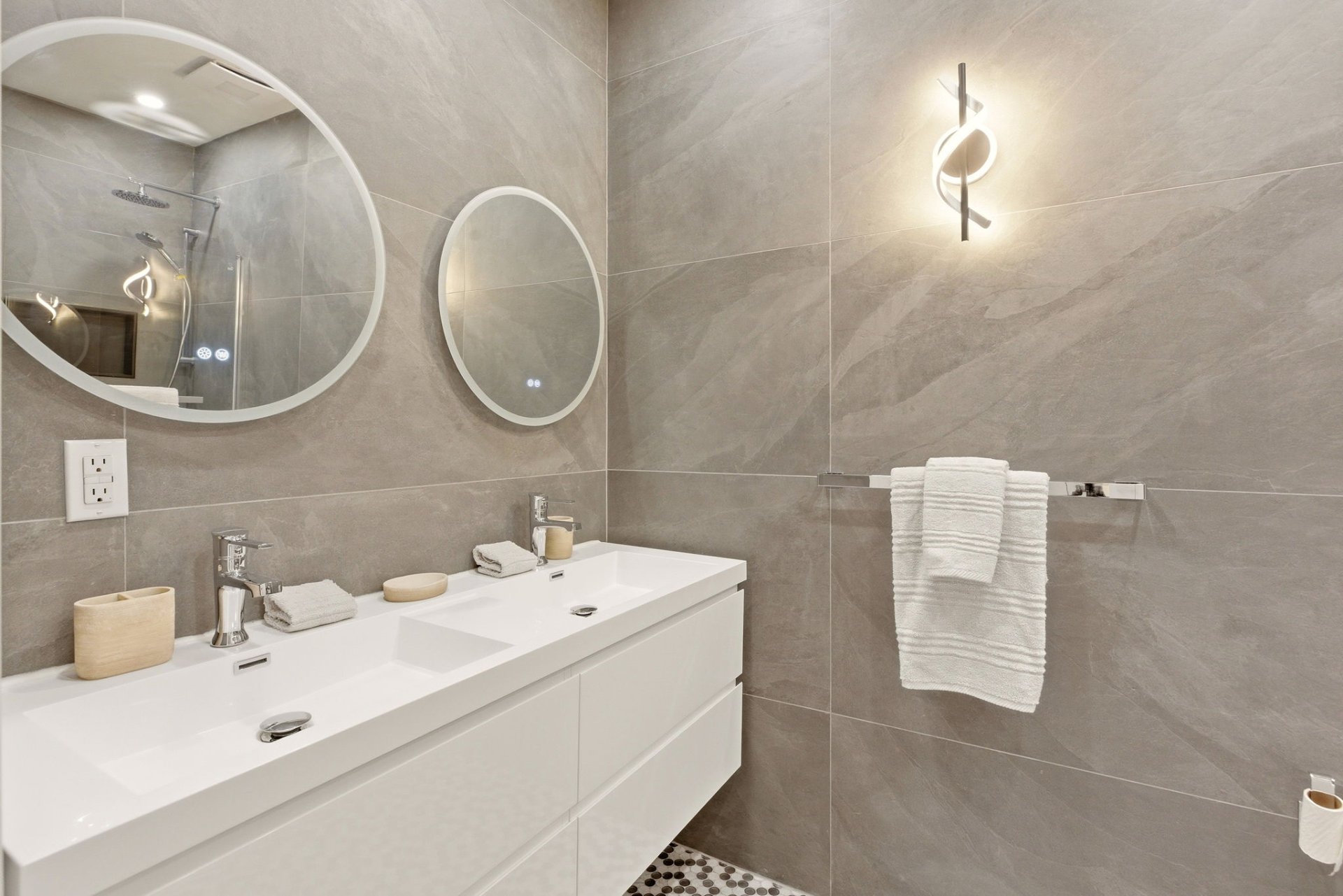 Bathroom – 35, Rue Dufferin