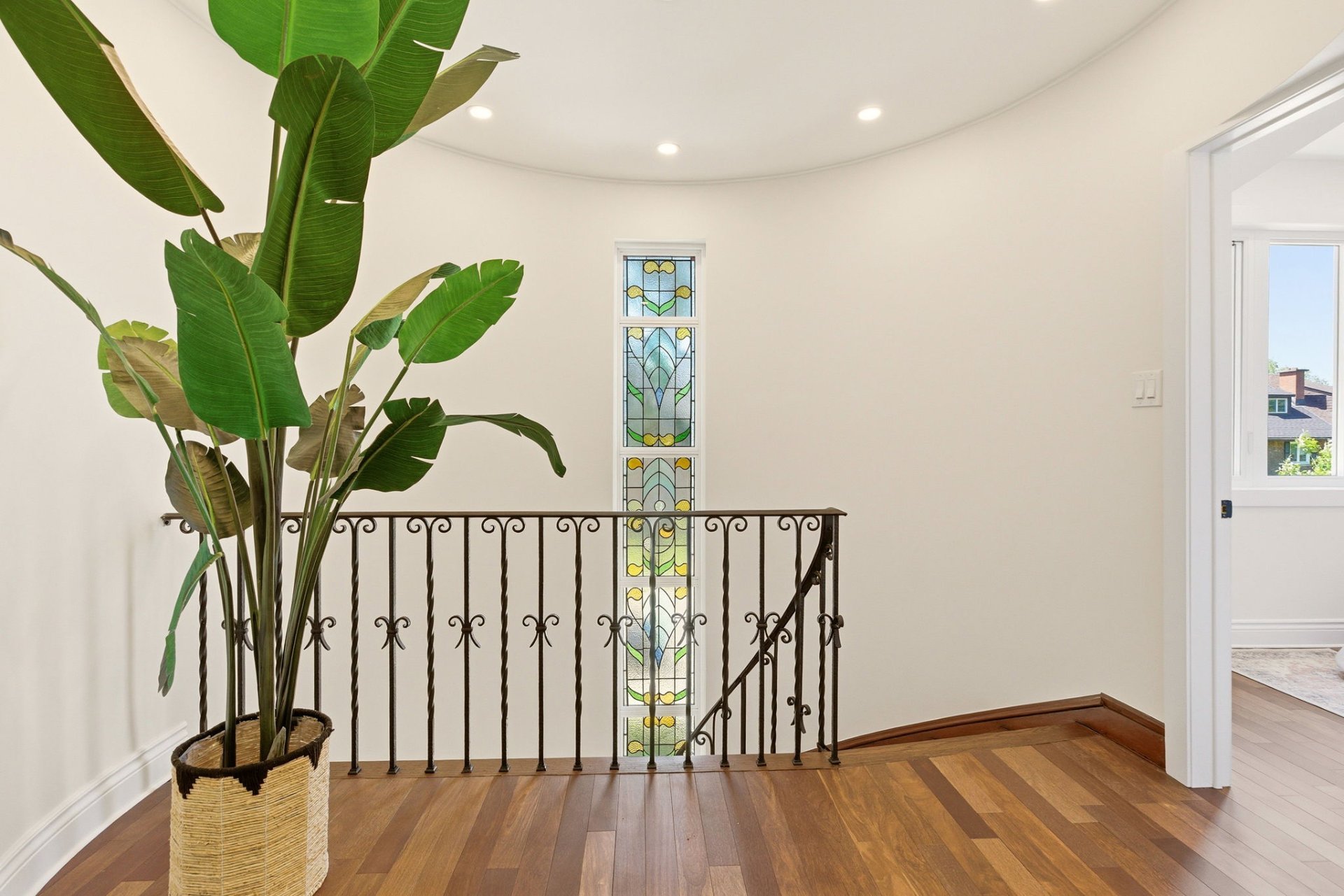 Staircase – 35, Rue Dufferin