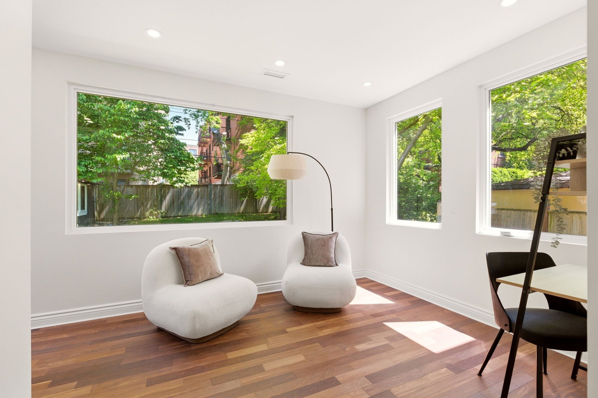 Den – 35, Rue Dufferin