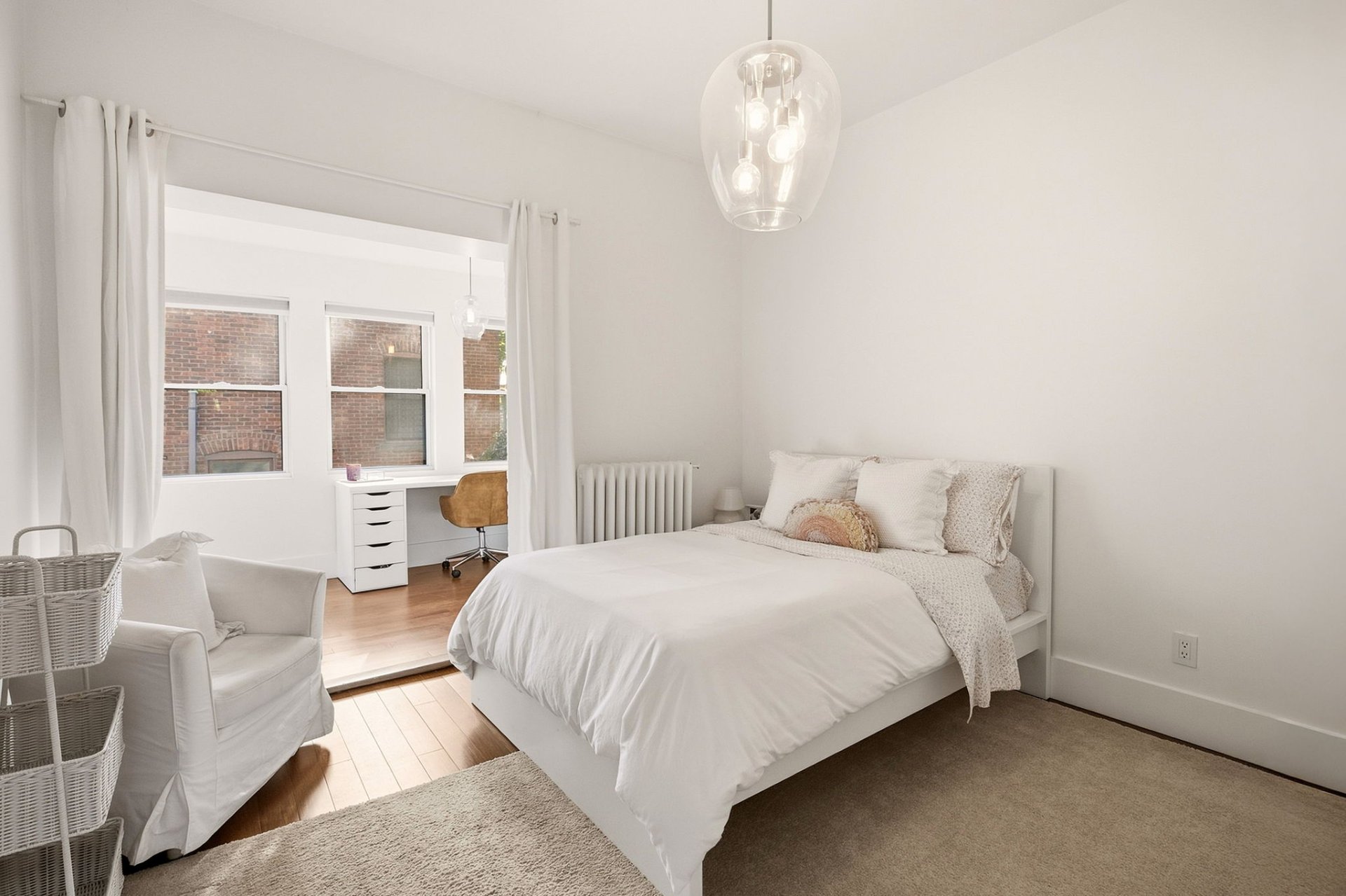 Bedroom – 3870, Av. Harvard