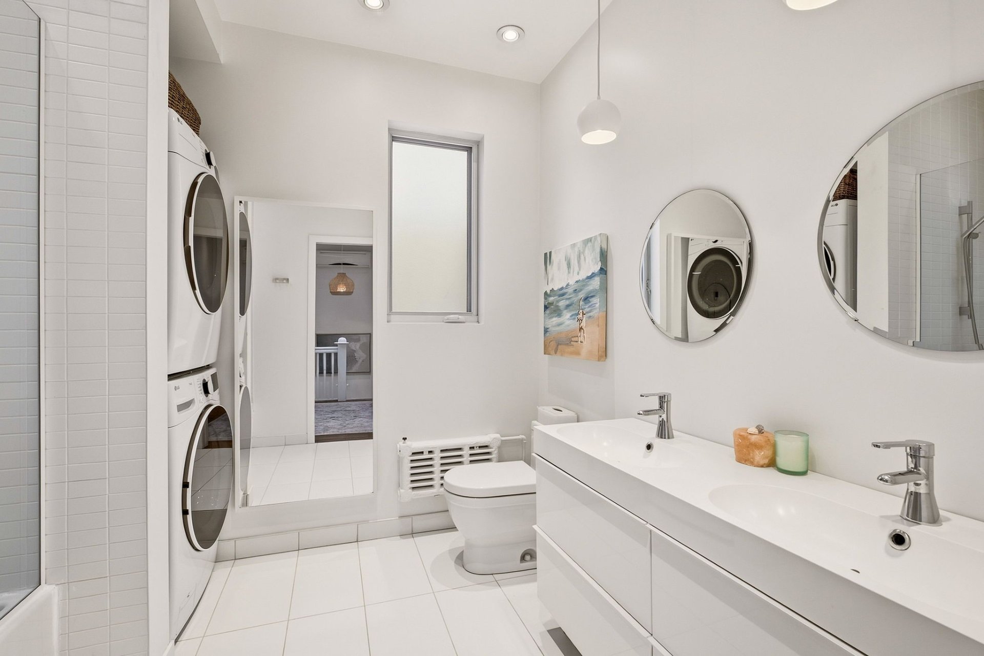 Bathroom – 3870, Av. Harvard