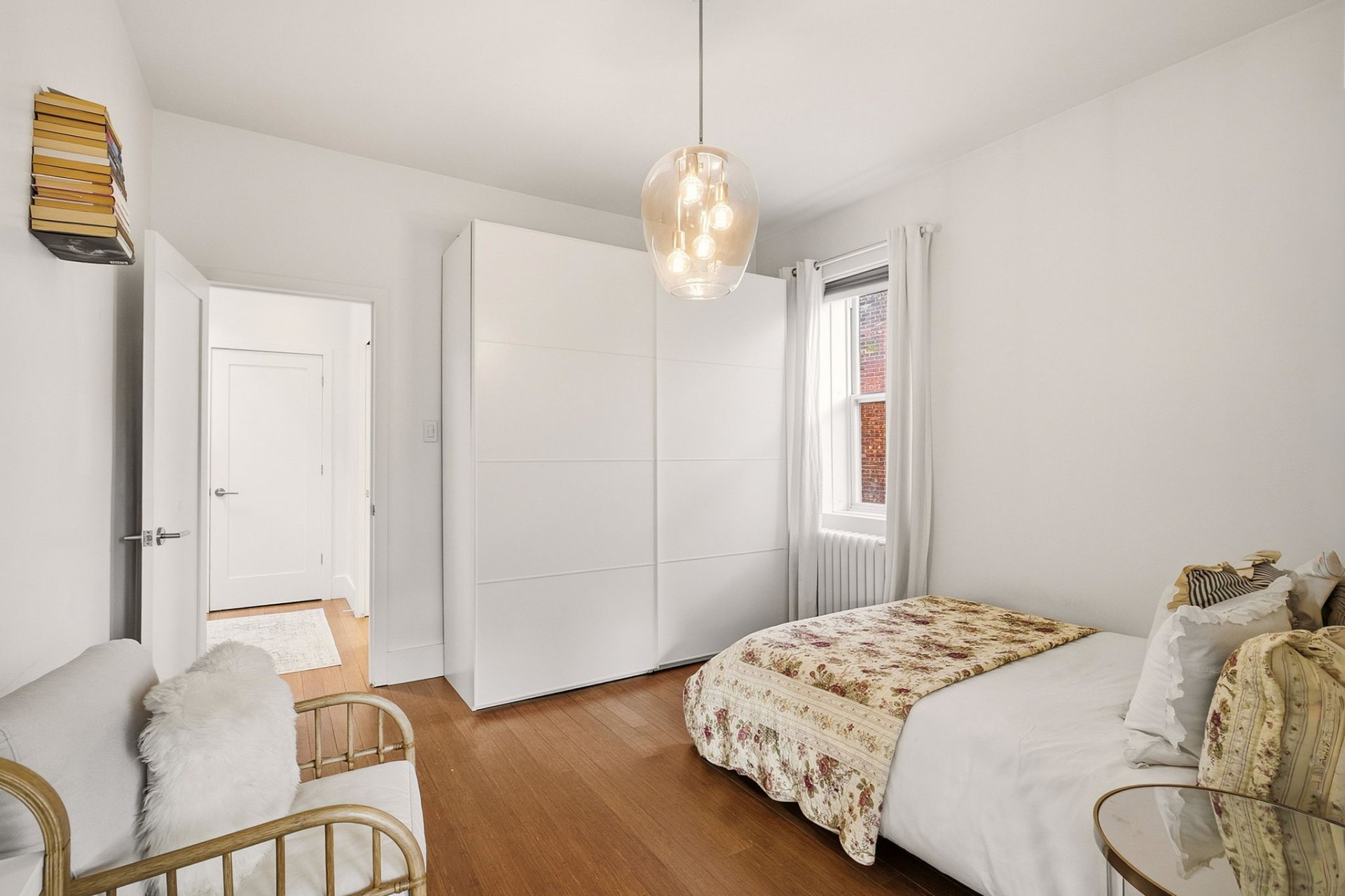 Bedroom – 3870, Av. Harvard
