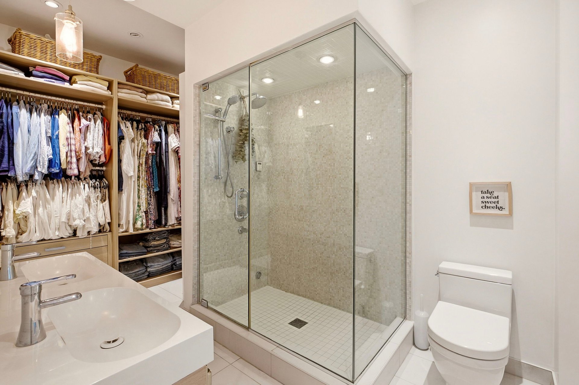Ensuite bathroom – 3870, Av. Harvard