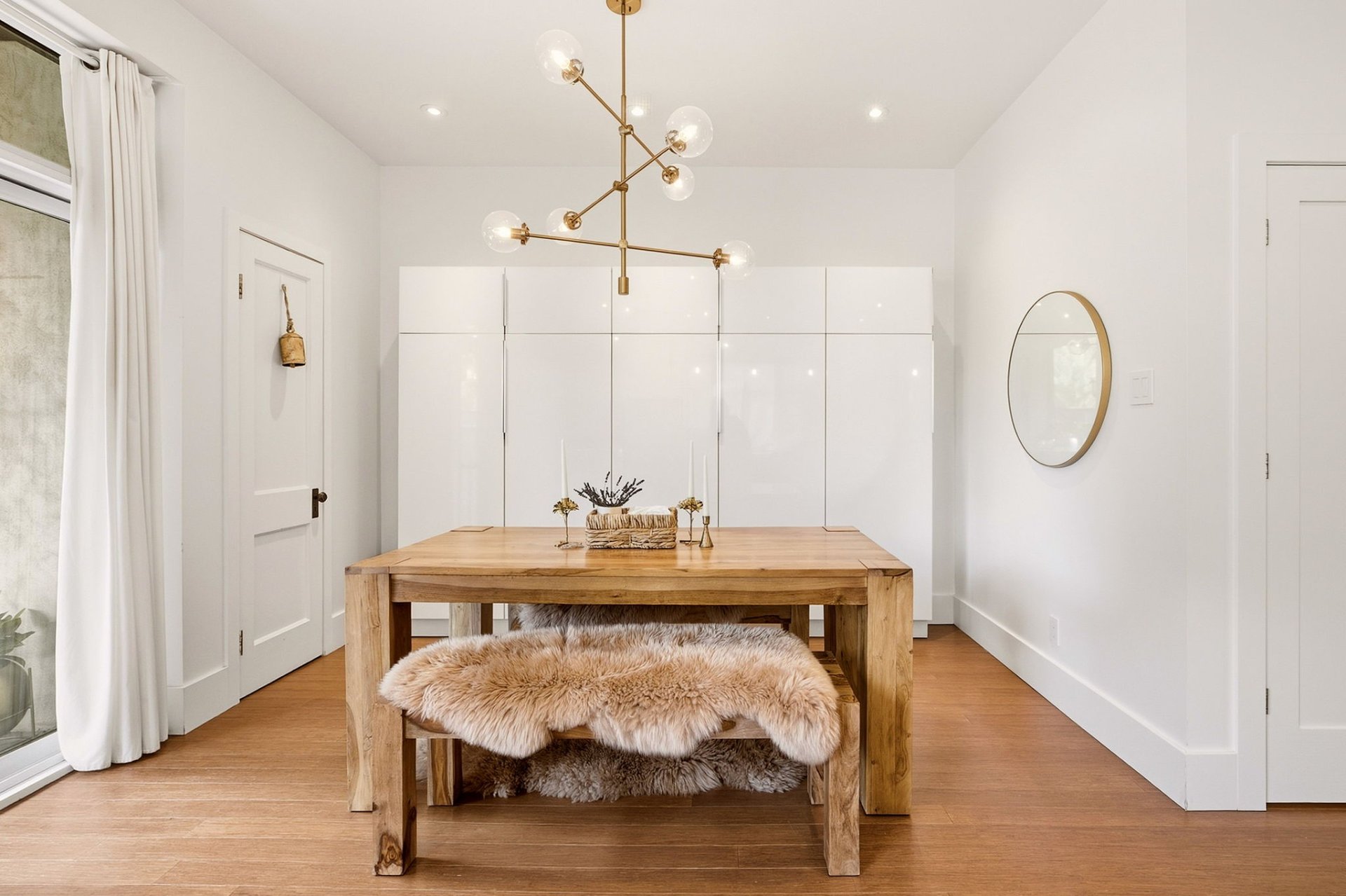 Dining room – 3870, Av. Harvard