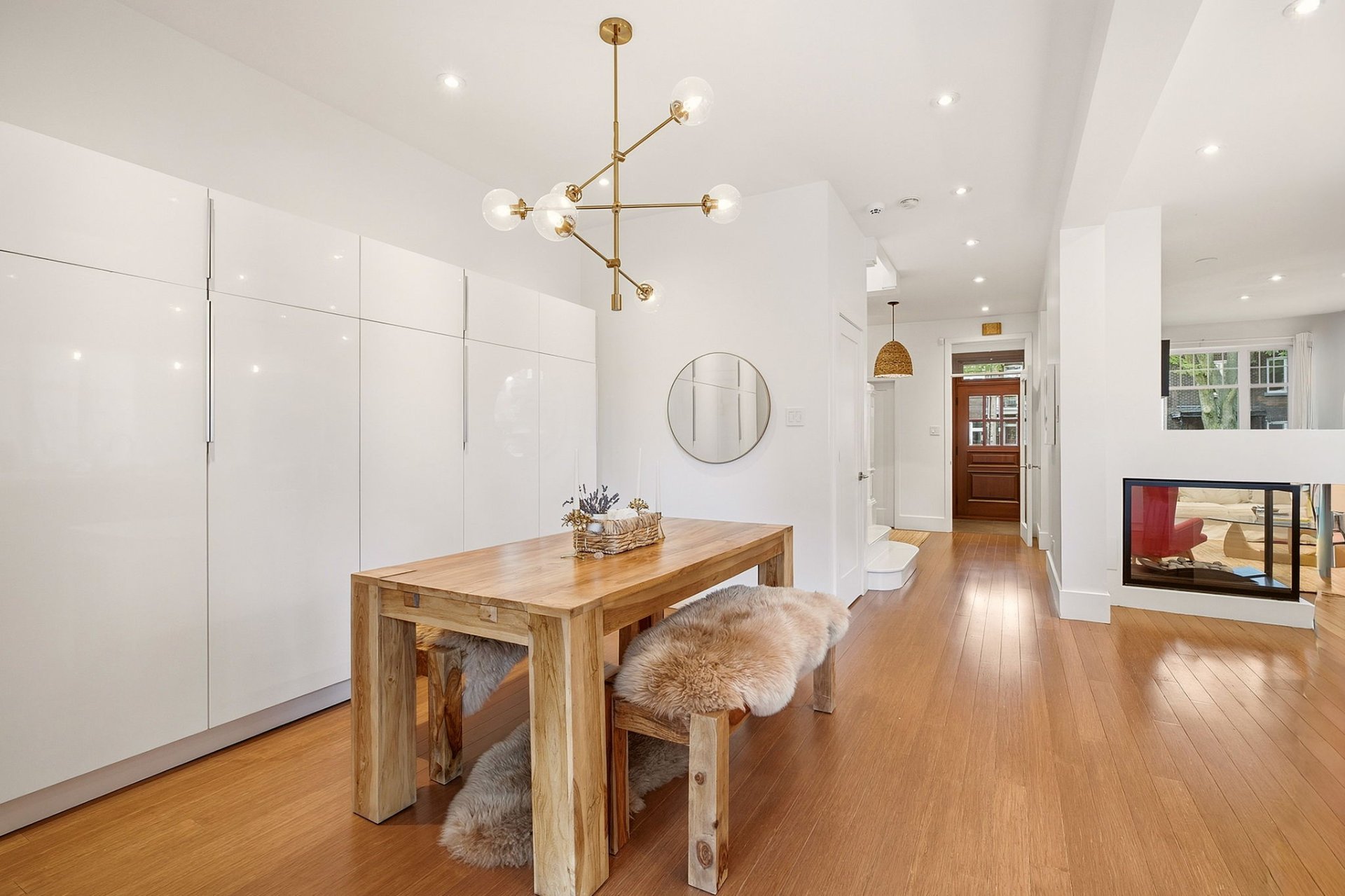 Dining room – 3870, Av. Harvard