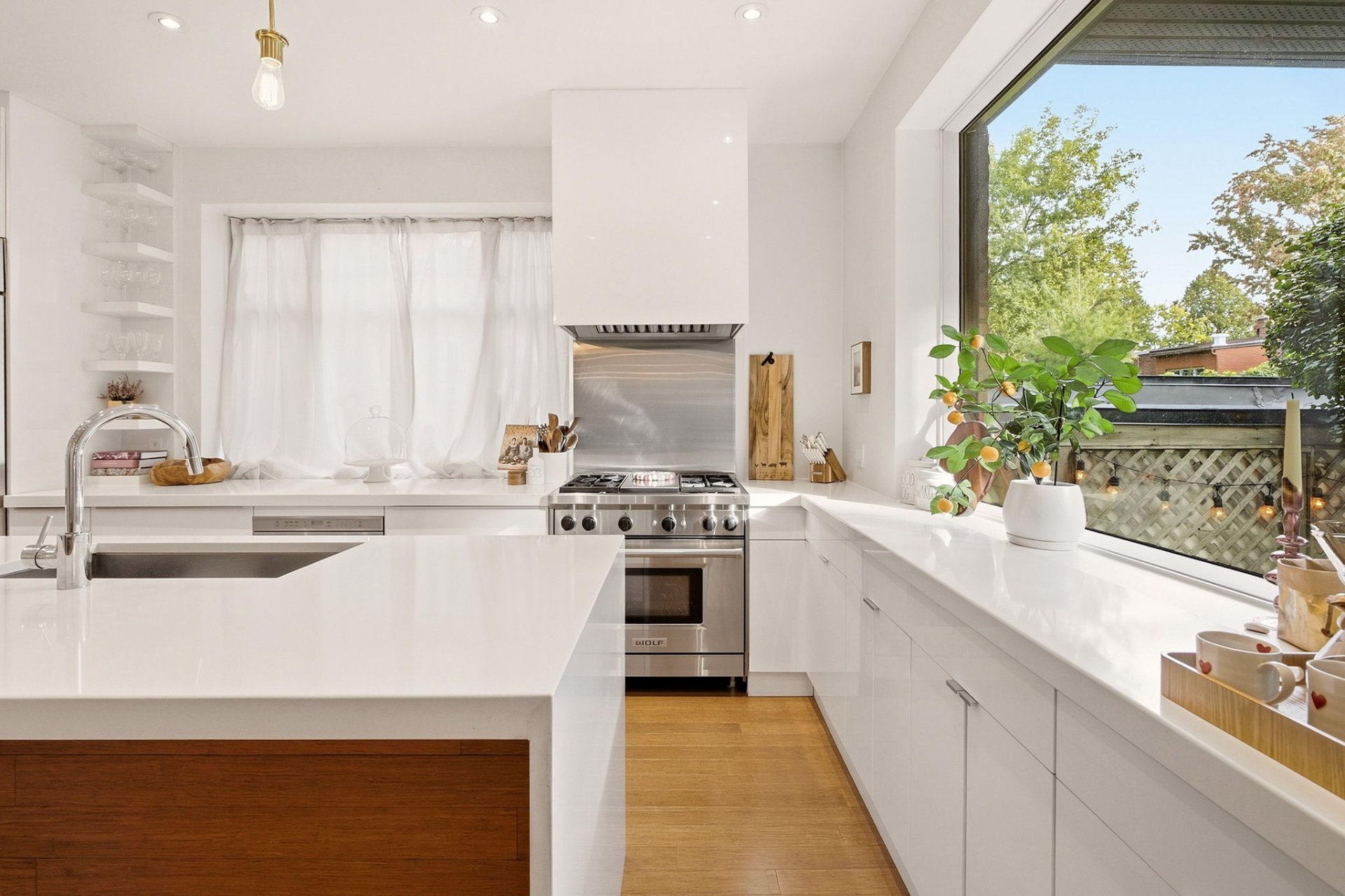 Kitchen – 3870, Av. Harvard