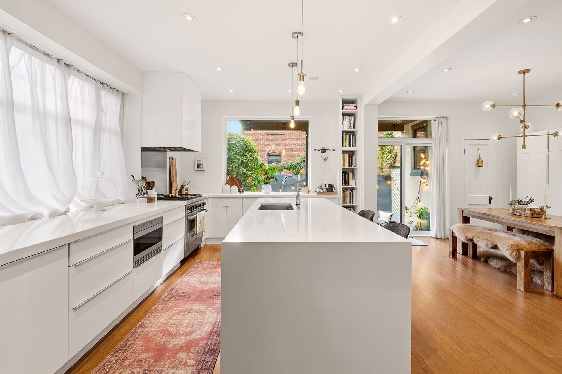 Kitchen – 3870, Av. Harvard