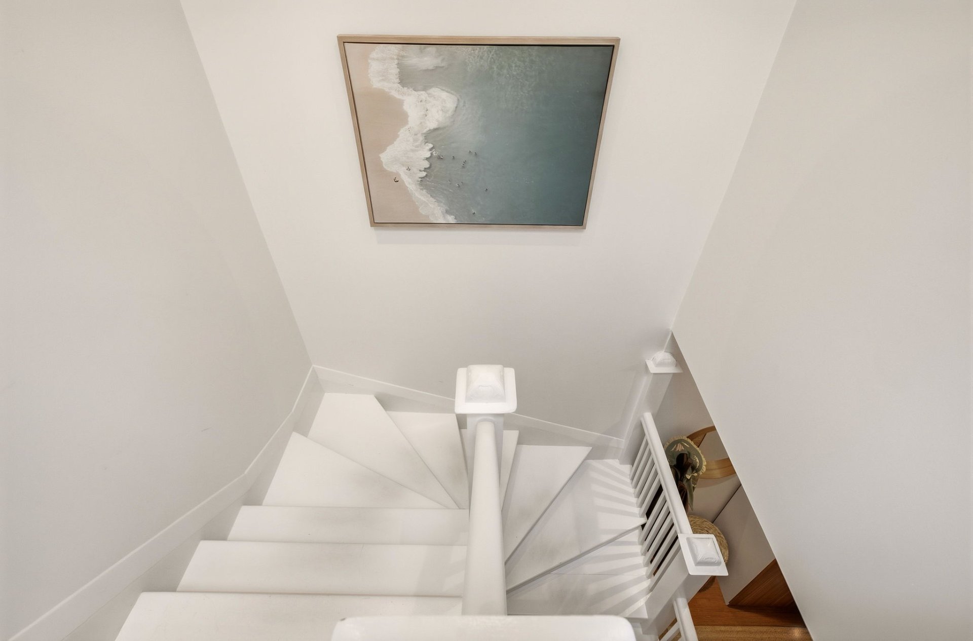 Staircase – 3870, Av. Harvard