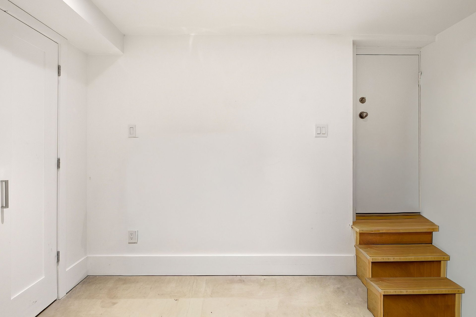 Passageway – 3870, Av. Harvard