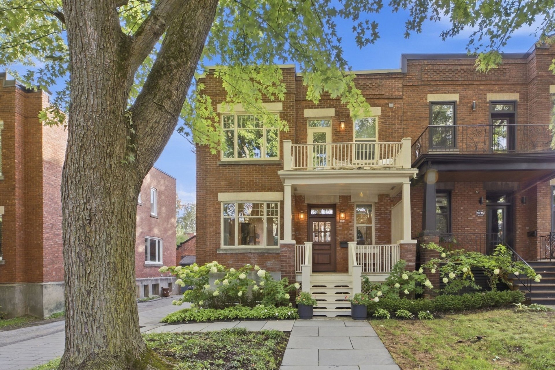 Frontage – 3870, Av. Harvard