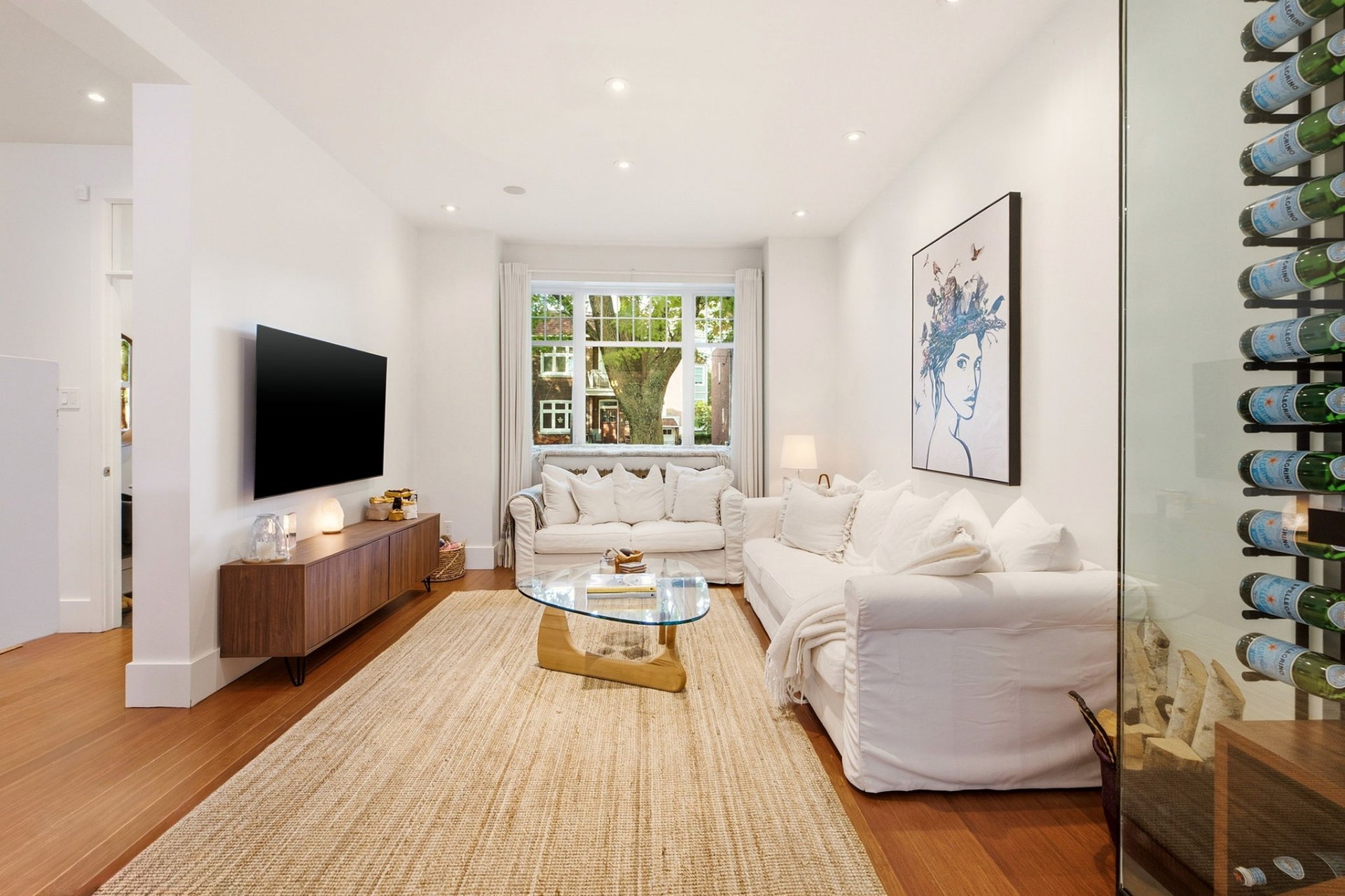 Living room – 3870, Av. Harvard