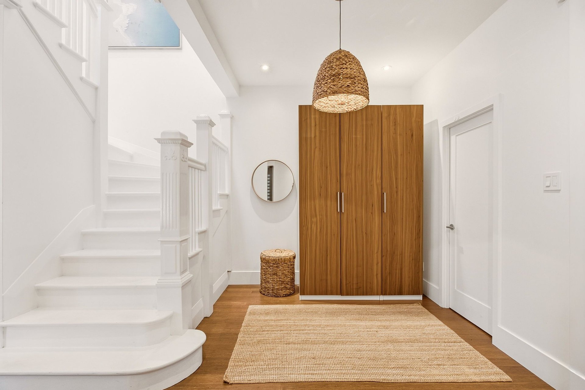 Passageway – 3870, Av. Harvard