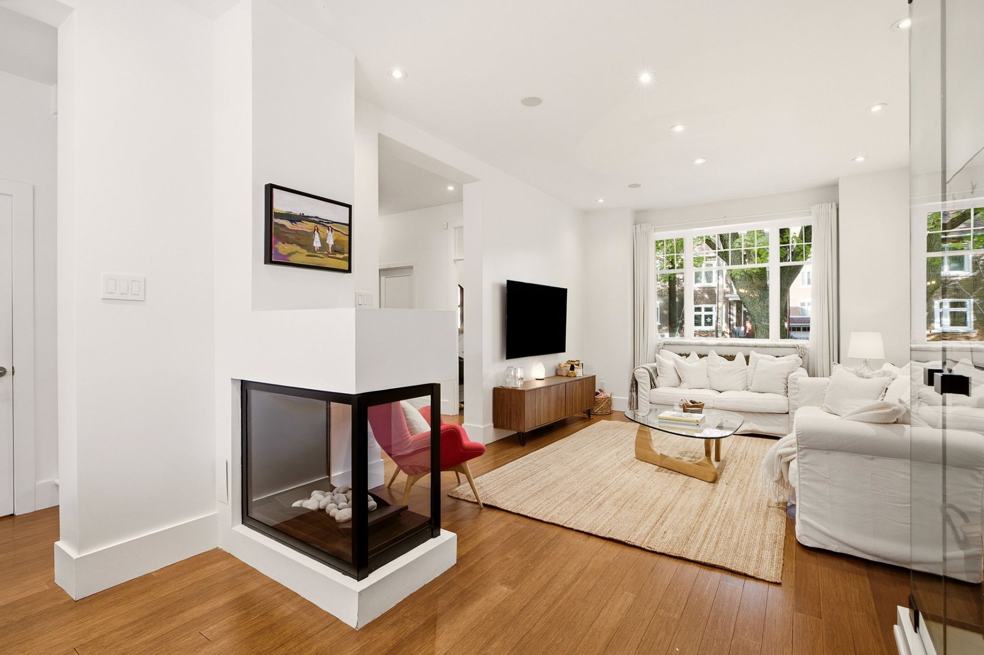 Living room – 3870, Av. Harvard