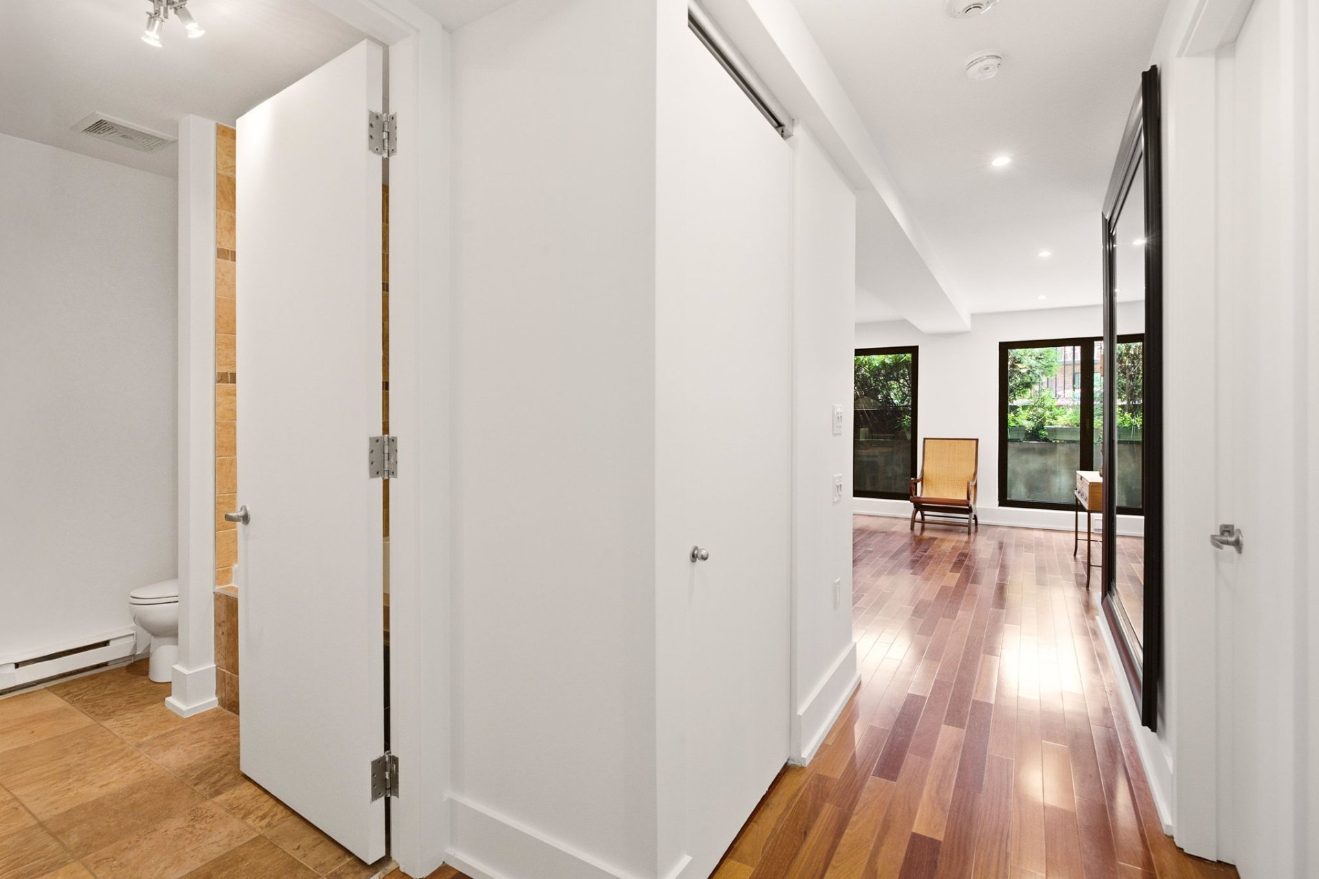 Hall – 1901, Rue Richardson, apt. 101