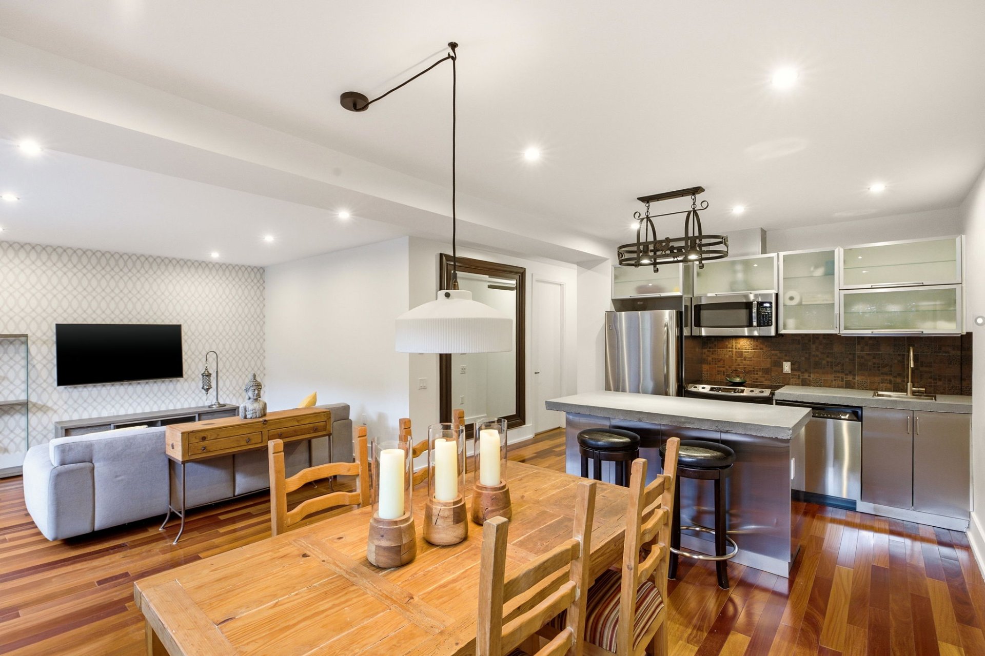 Dining room – 1901, Rue Richardson, apt. 101