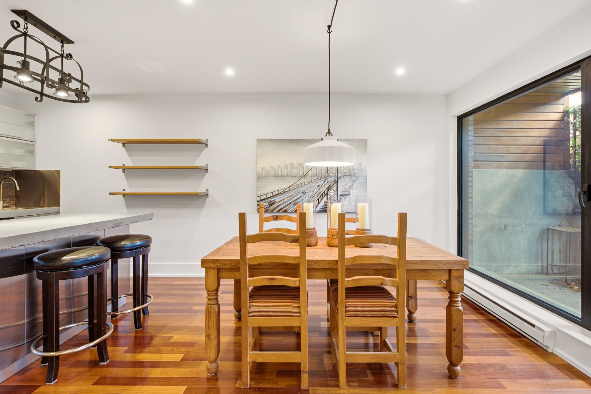 Dining room – 1901, Rue Richardson, apt. 101