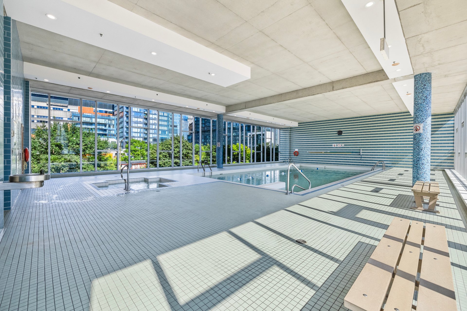 Pool – 1280, Rue St-Jacques, apt. 1301