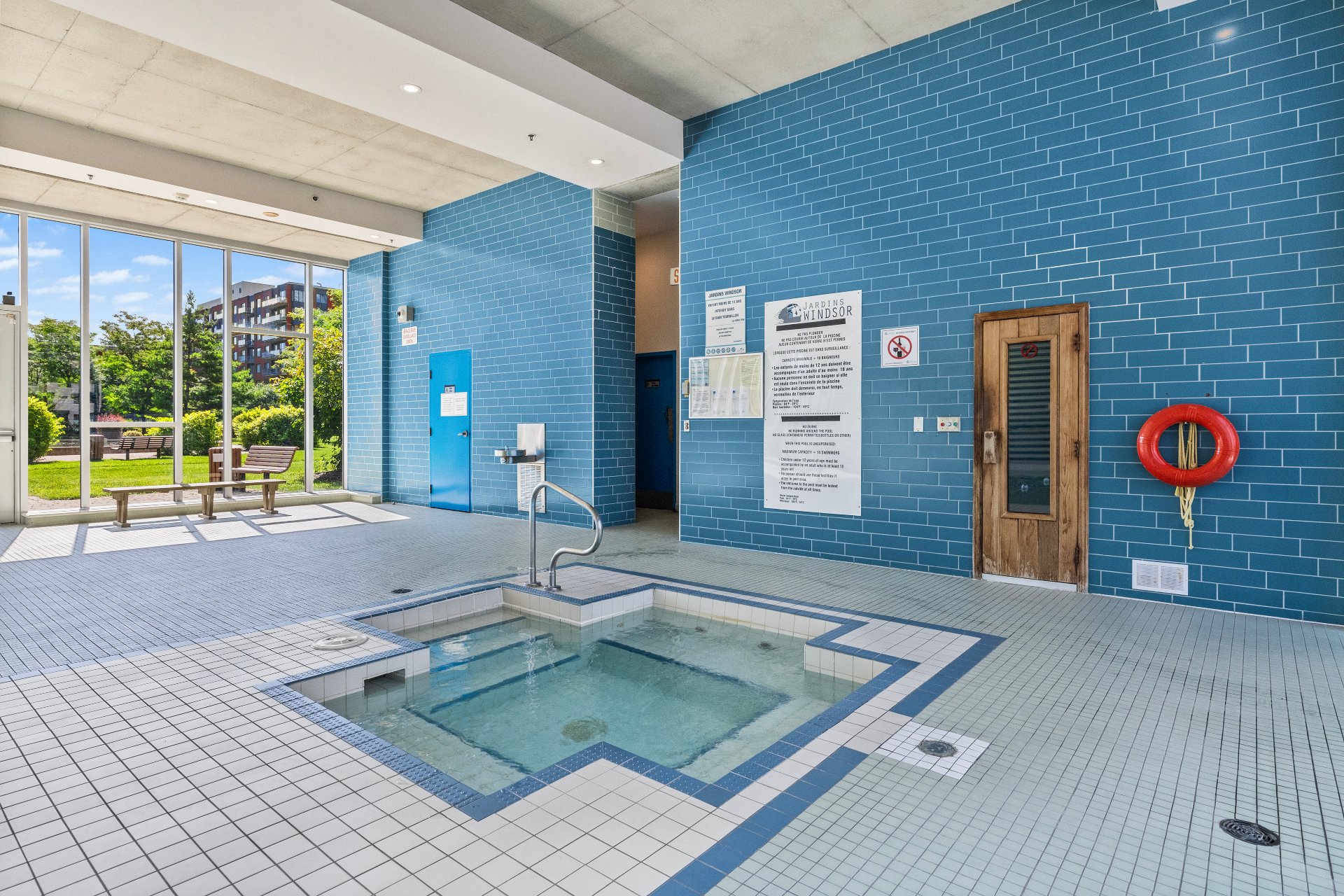 Pool – 1280, Rue St-Jacques, apt. 1301