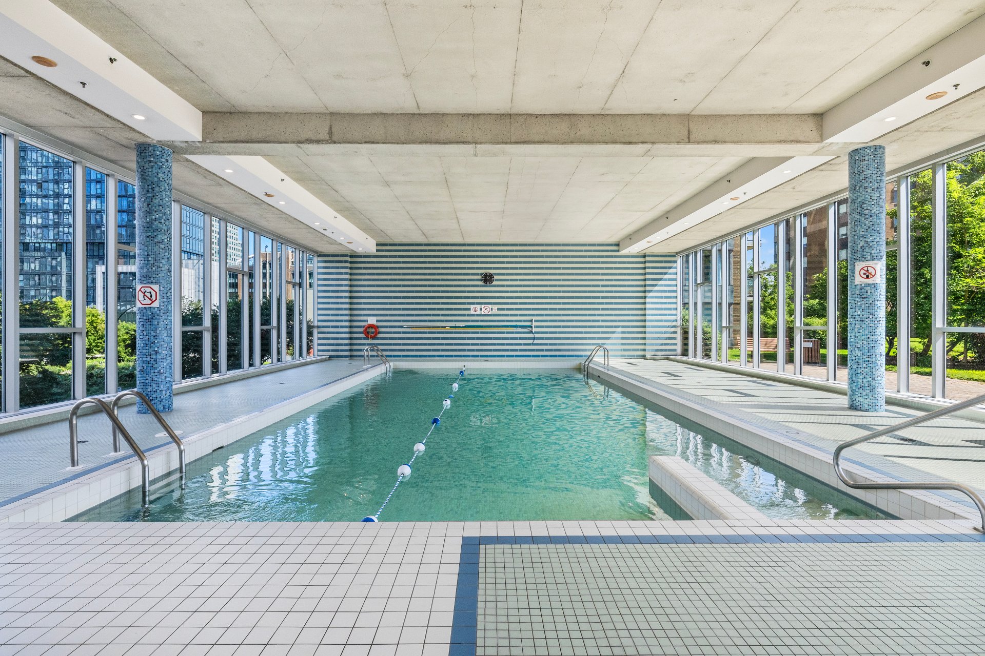 Pool – 1280, Rue St-Jacques, apt. 1301