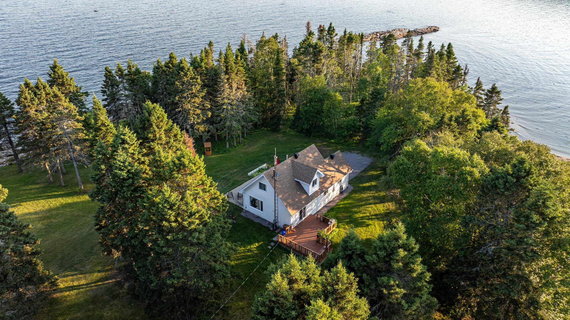 16 Ch. de la Marée-Montante, Les Escoumins, QC, G0T1K0