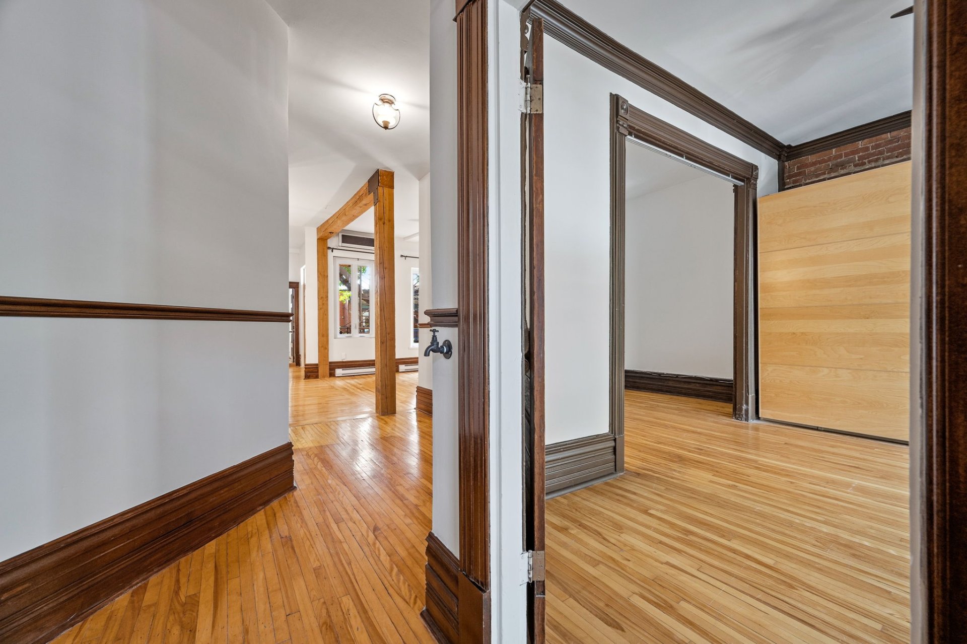 4322 Rue Berri