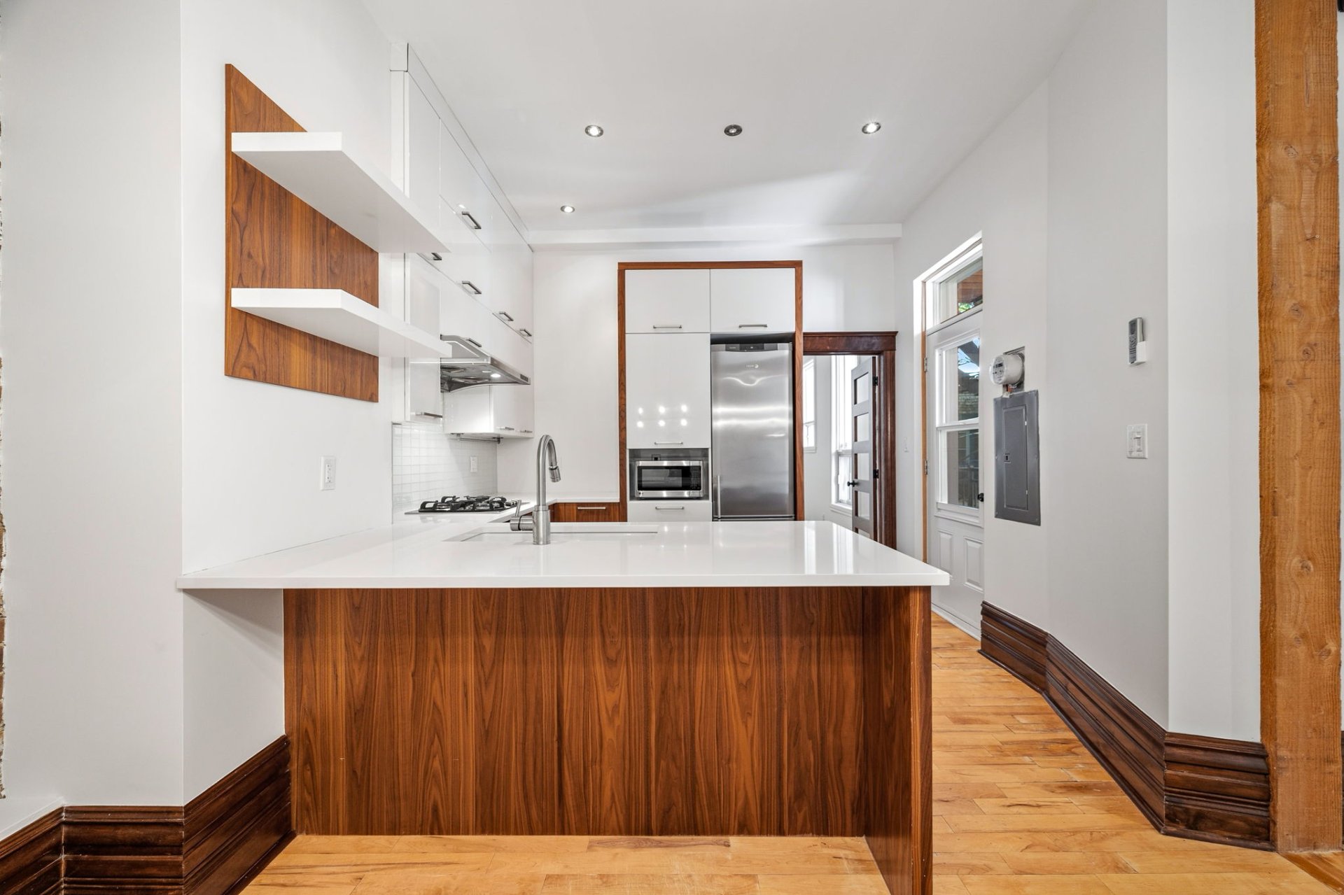 4322 Rue Berri