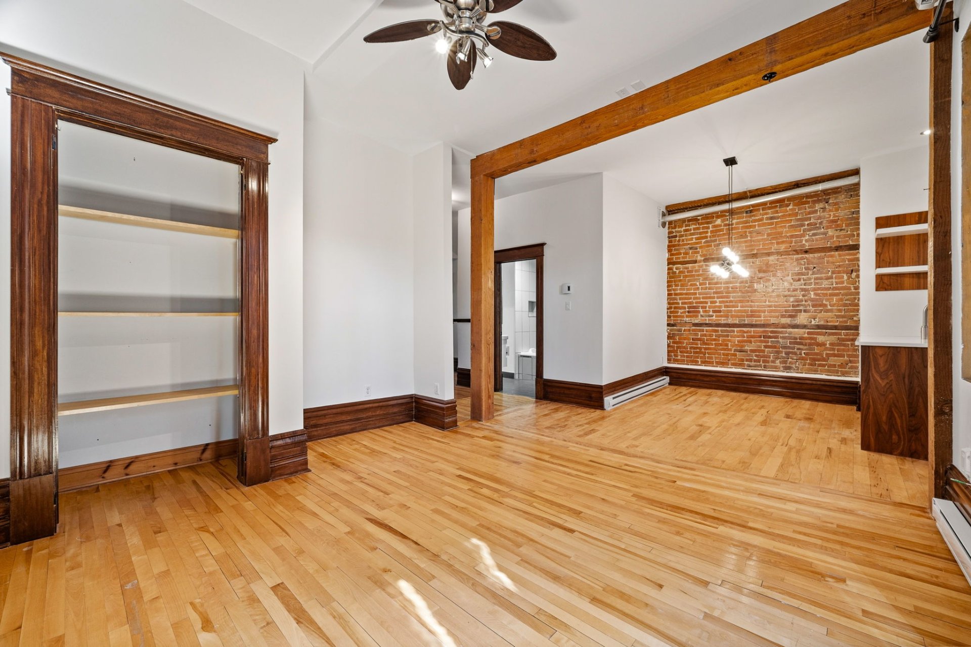 4322 Rue Berri