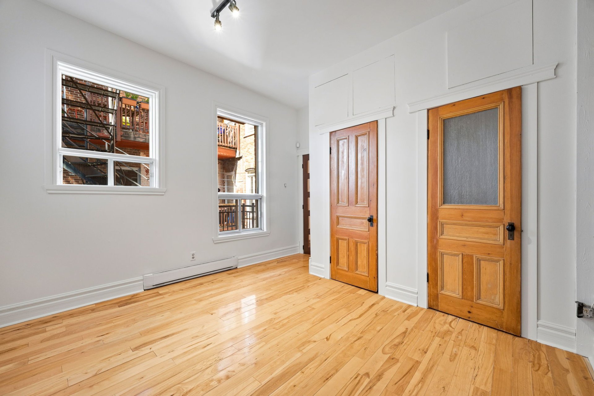 4322 Rue Berri