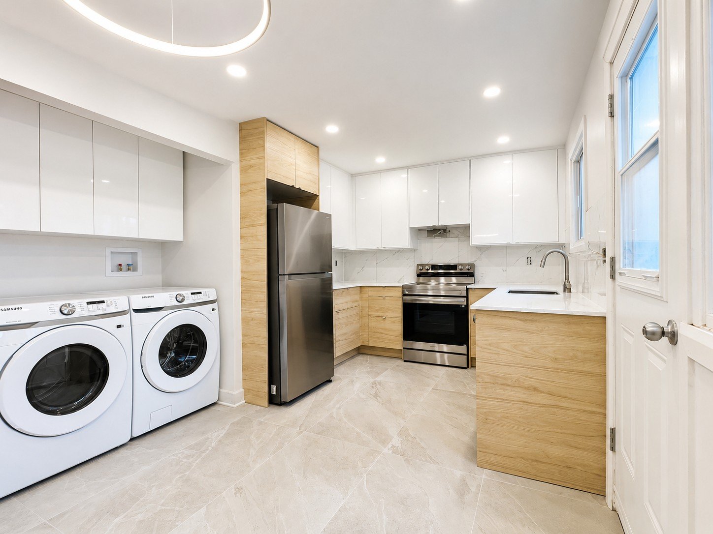 7885 Rue Centrale Condo