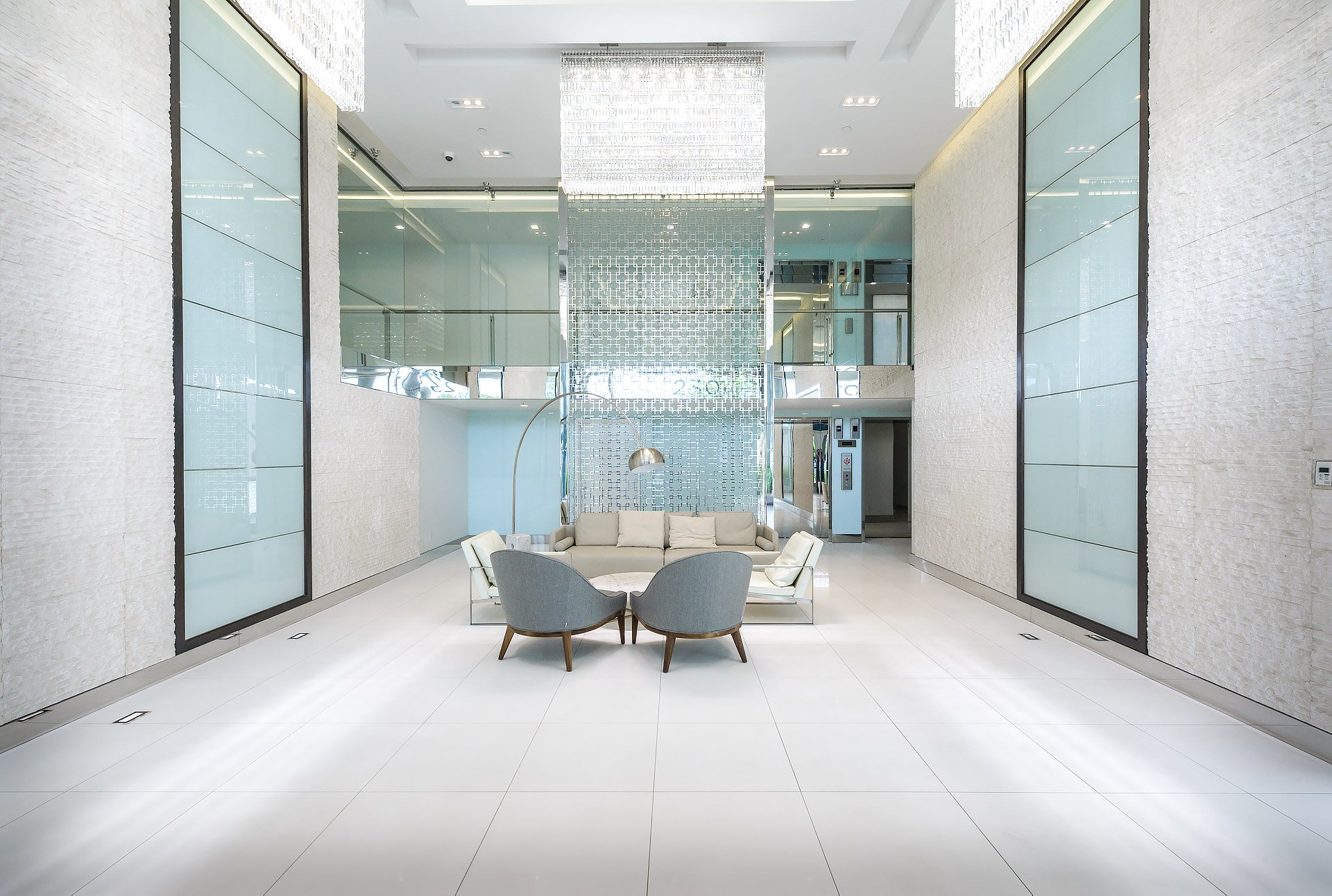 Hall d'entrée/Vestibule – 2365, Rue St-Patrick, app. A102
