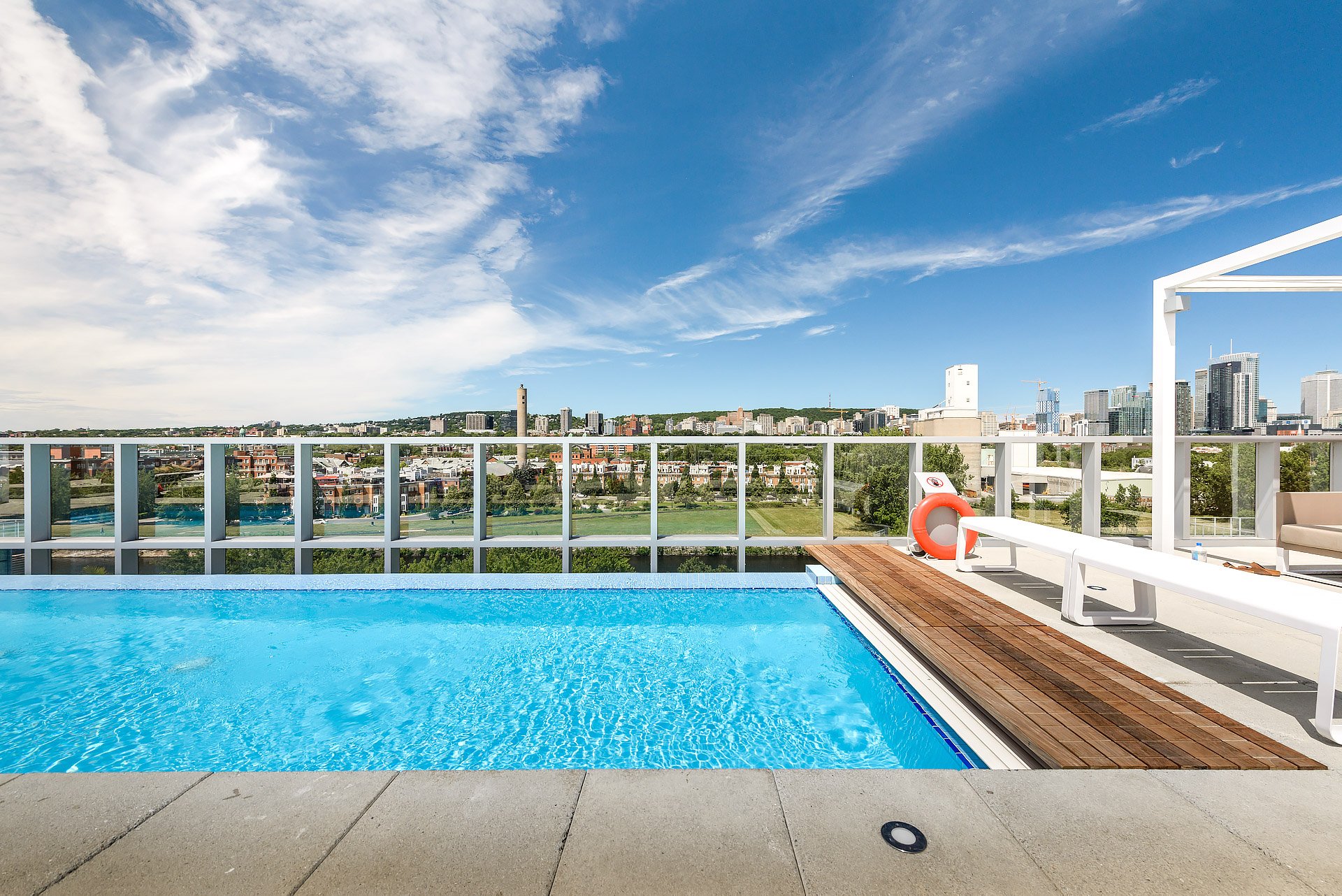 Piscine – 2365, Rue St-Patrick, app. A102