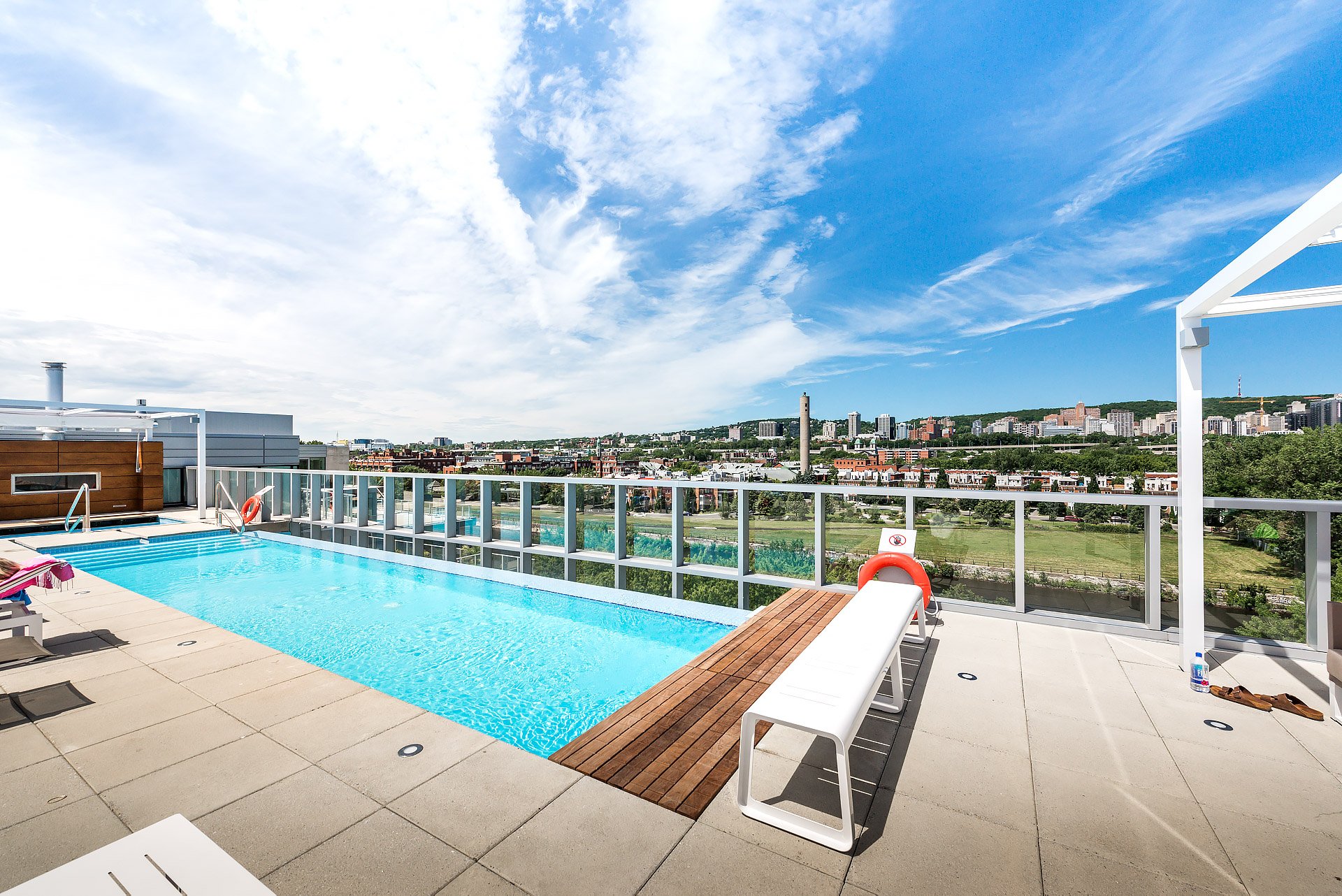 Piscine – 2365, Rue St-Patrick, app. A102