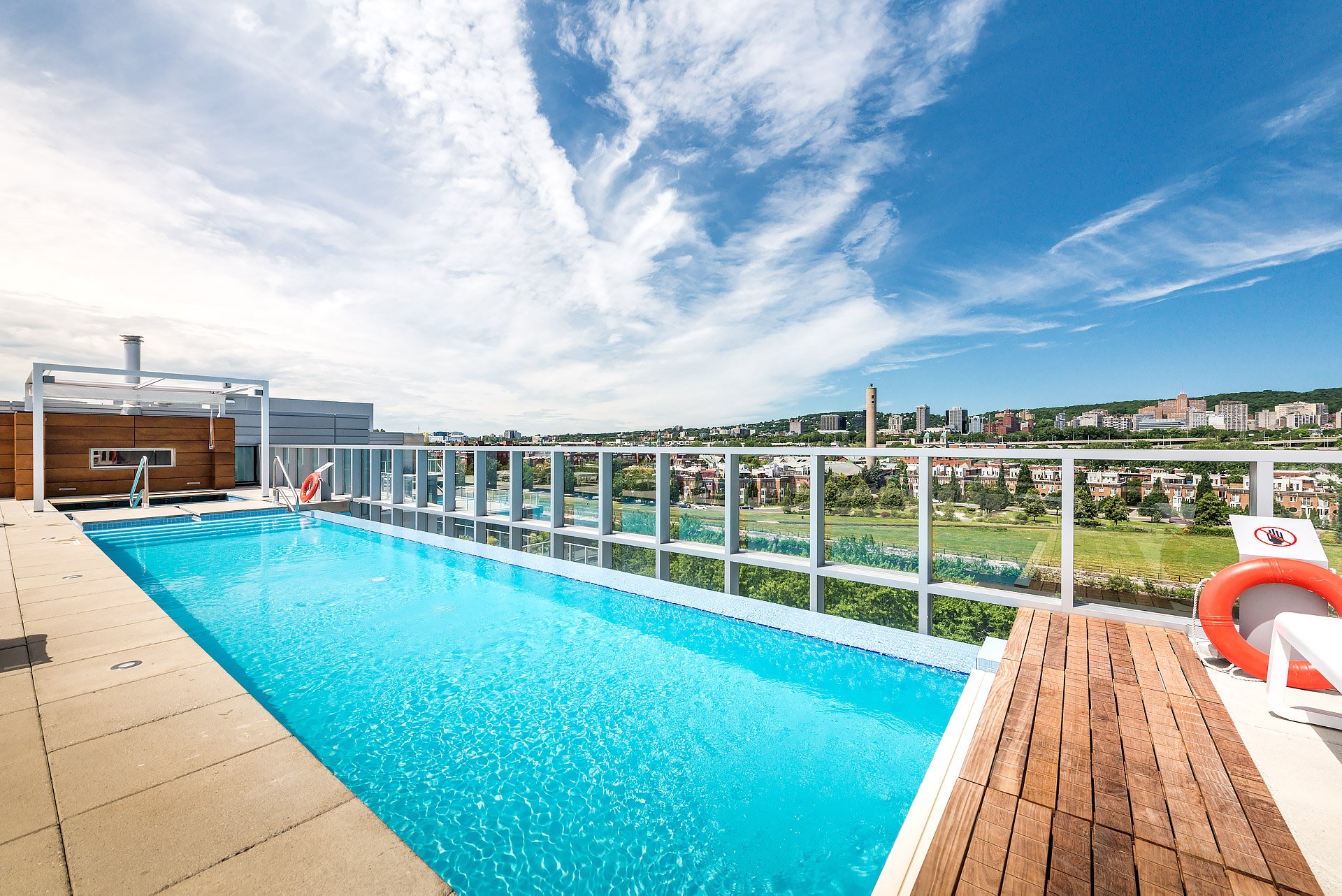 Piscine – 2365, Rue St-Patrick, app. A102