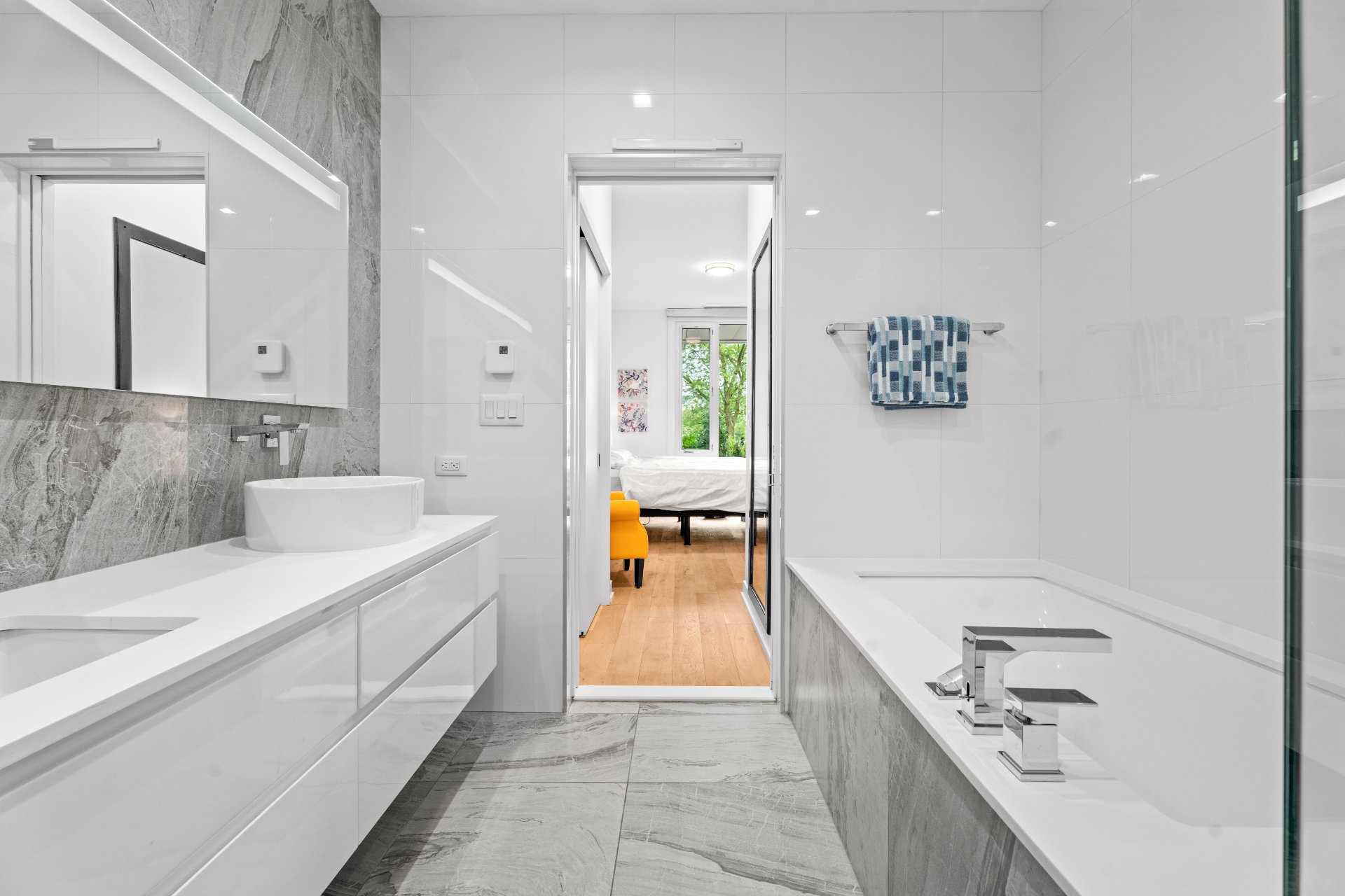 Salle de bains attenante à la CCP – 2365, Rue St-Patrick, app. A102