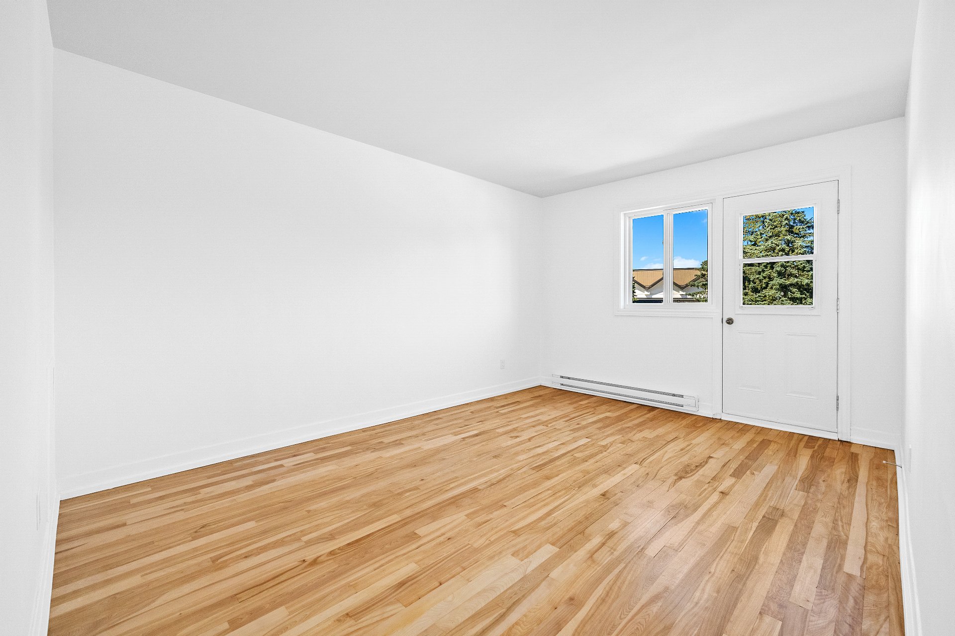Chambre à coucher – 8678-8682, Boul. Champlain